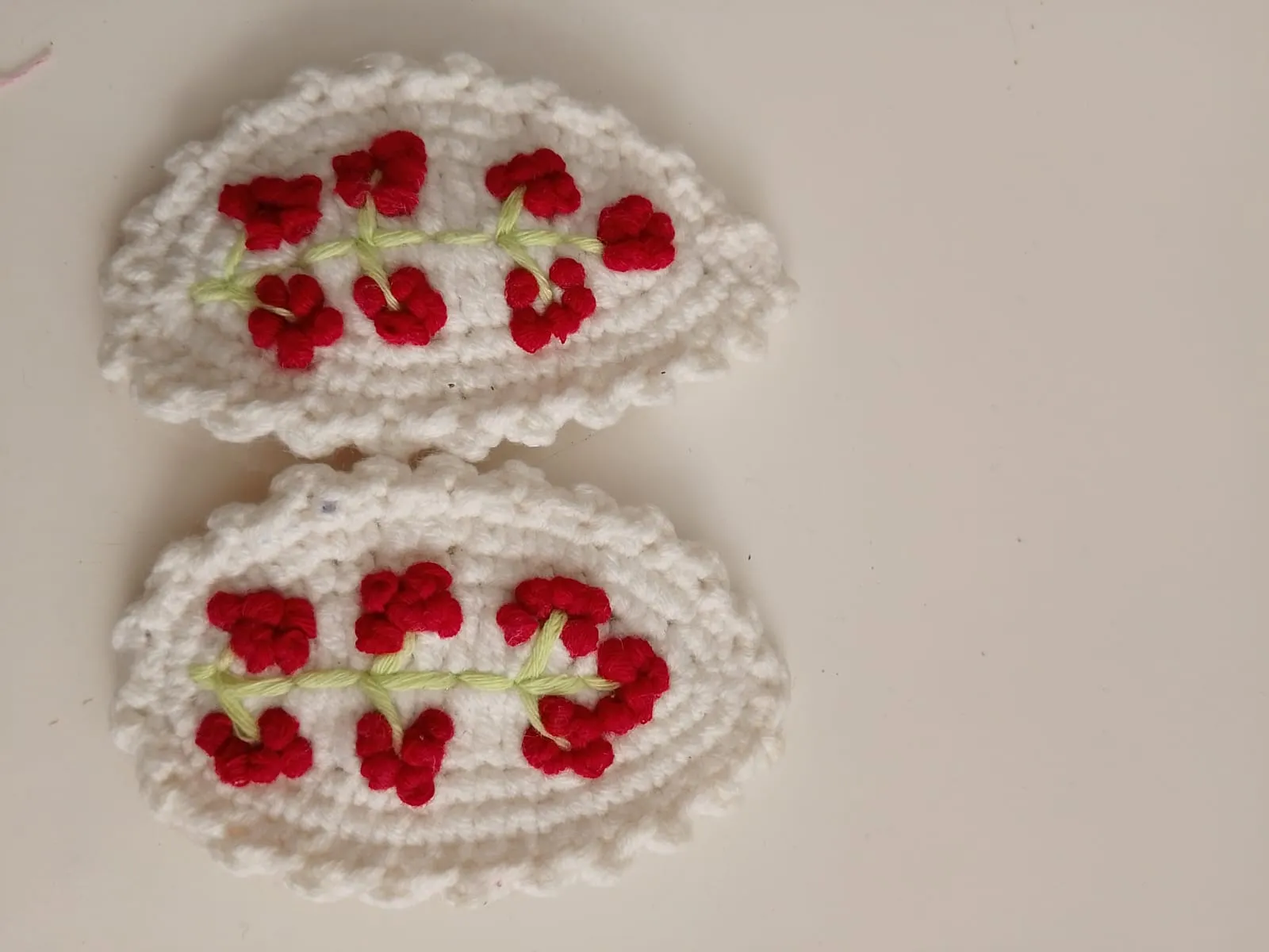 White Knitted Flower Motif Claw Hair Clip - Handmade