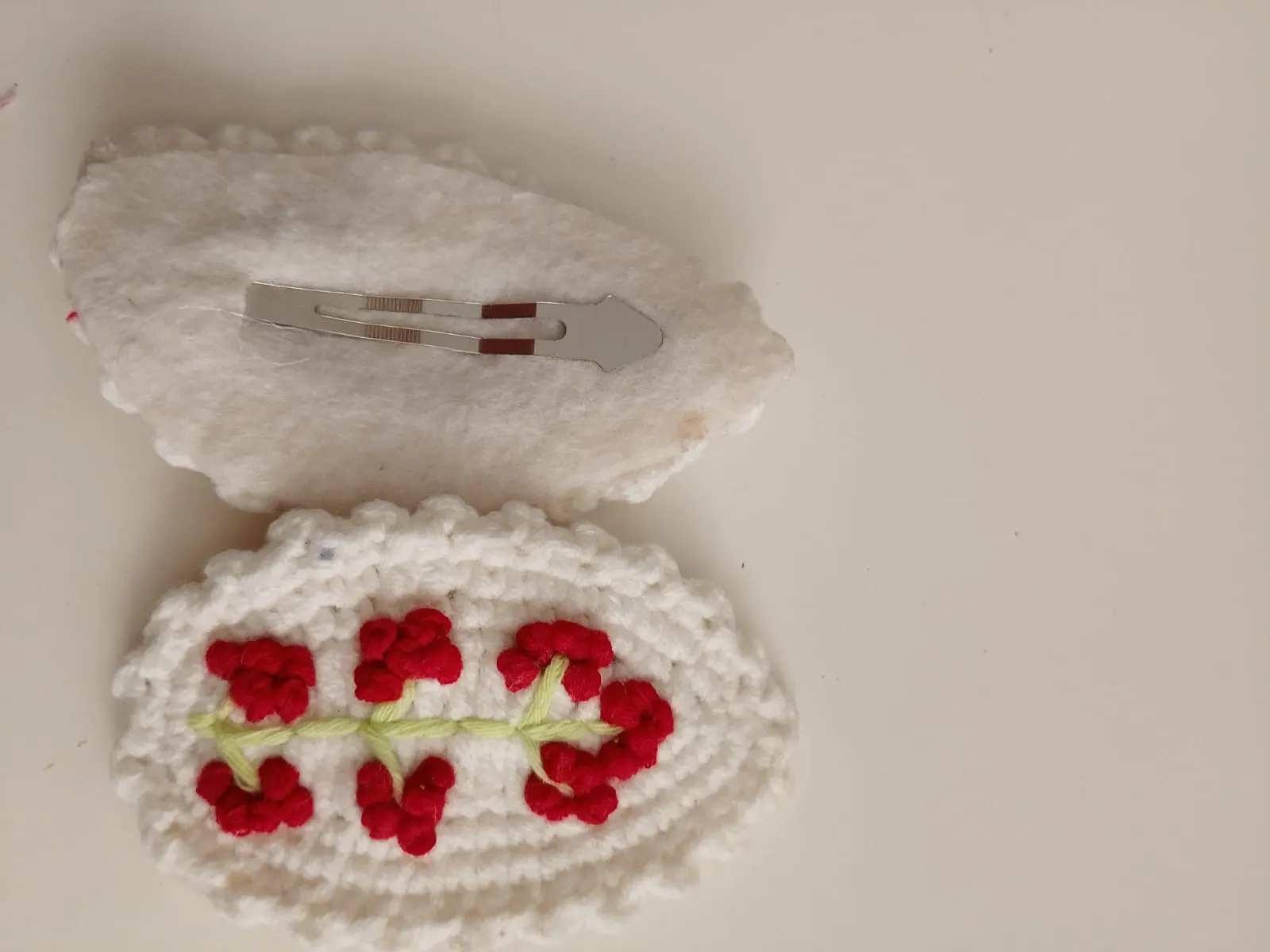 White Knitted Flower Motif Claw Hair Clip - Handmade