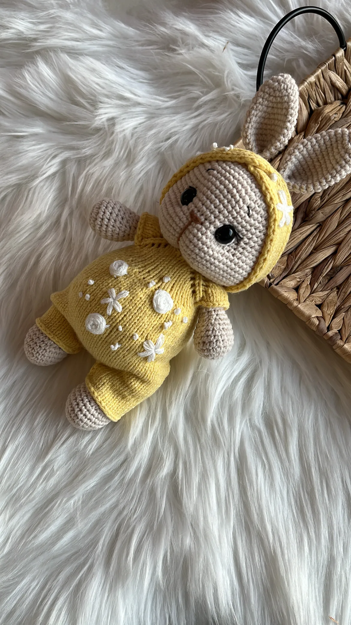 Sarı Tulumlu Örgü Amigurumi Tavşan Oyuncak Bebek - Uyku Arkadaşı