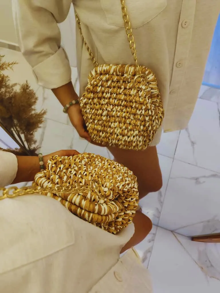 Rafya Örgü Burslu Çanta | Sonbahar Koleksiyonu Omuz & Çapraz Kadın Çantası
Output:
Raffia Knitted Burslu Bag | Autumn Collection Shoulder & Crossbody Women's Bag