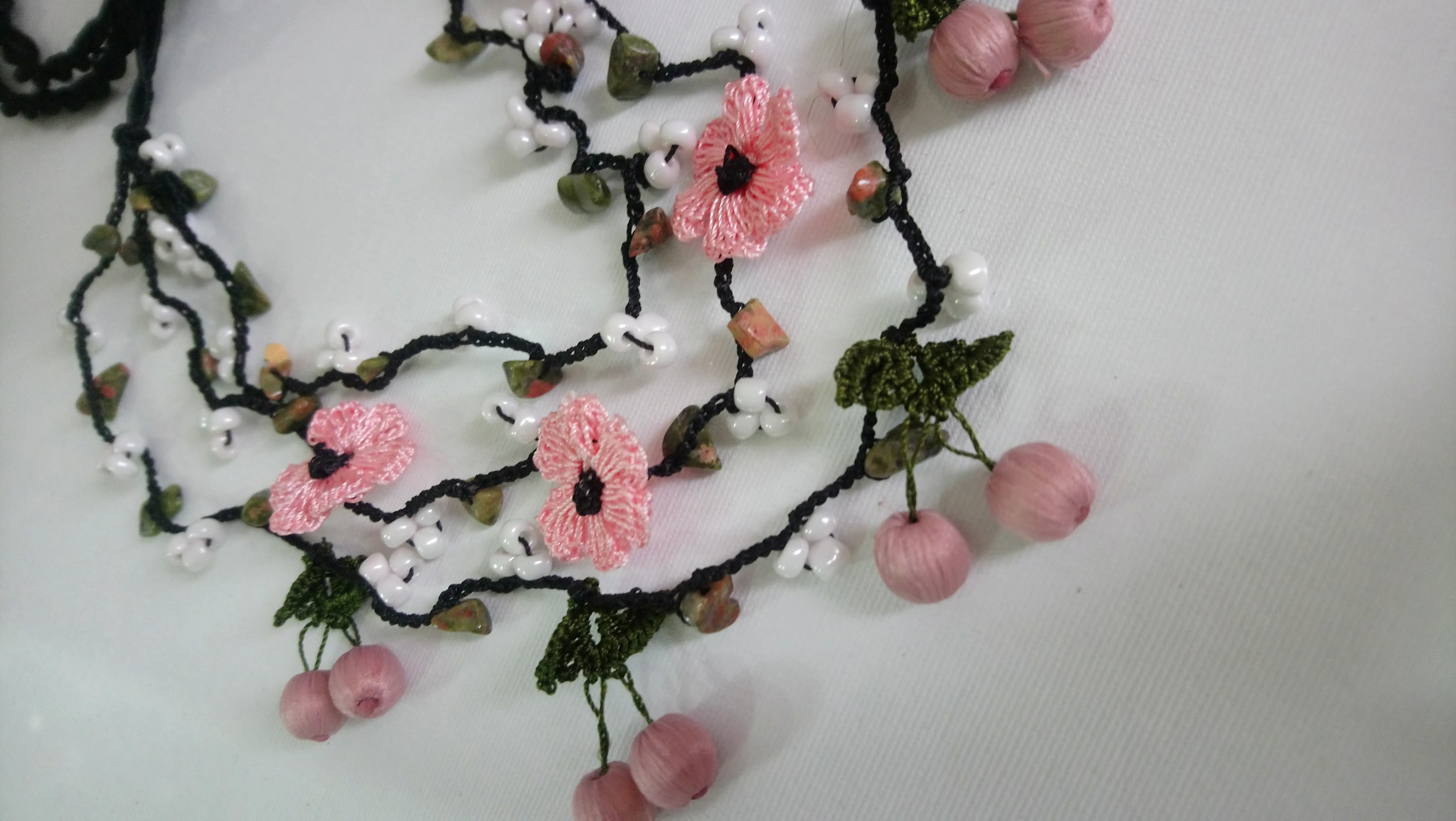 Pembe Kiraz Detaylı Otantik Kolye ve Saç Aksesuarı - Çerkez Oyası