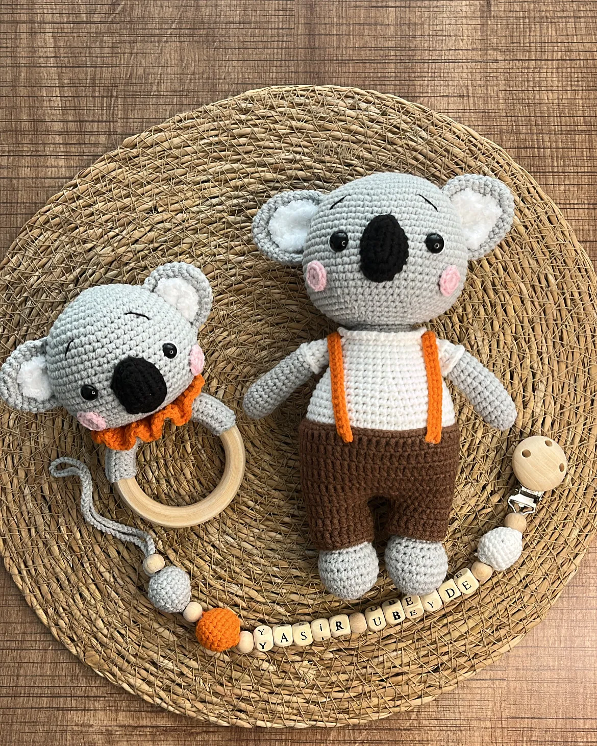 Amigurumi Koala Bebek Oyun Seti - Tulumlu ve Çıngıraklı - El Örgüsü