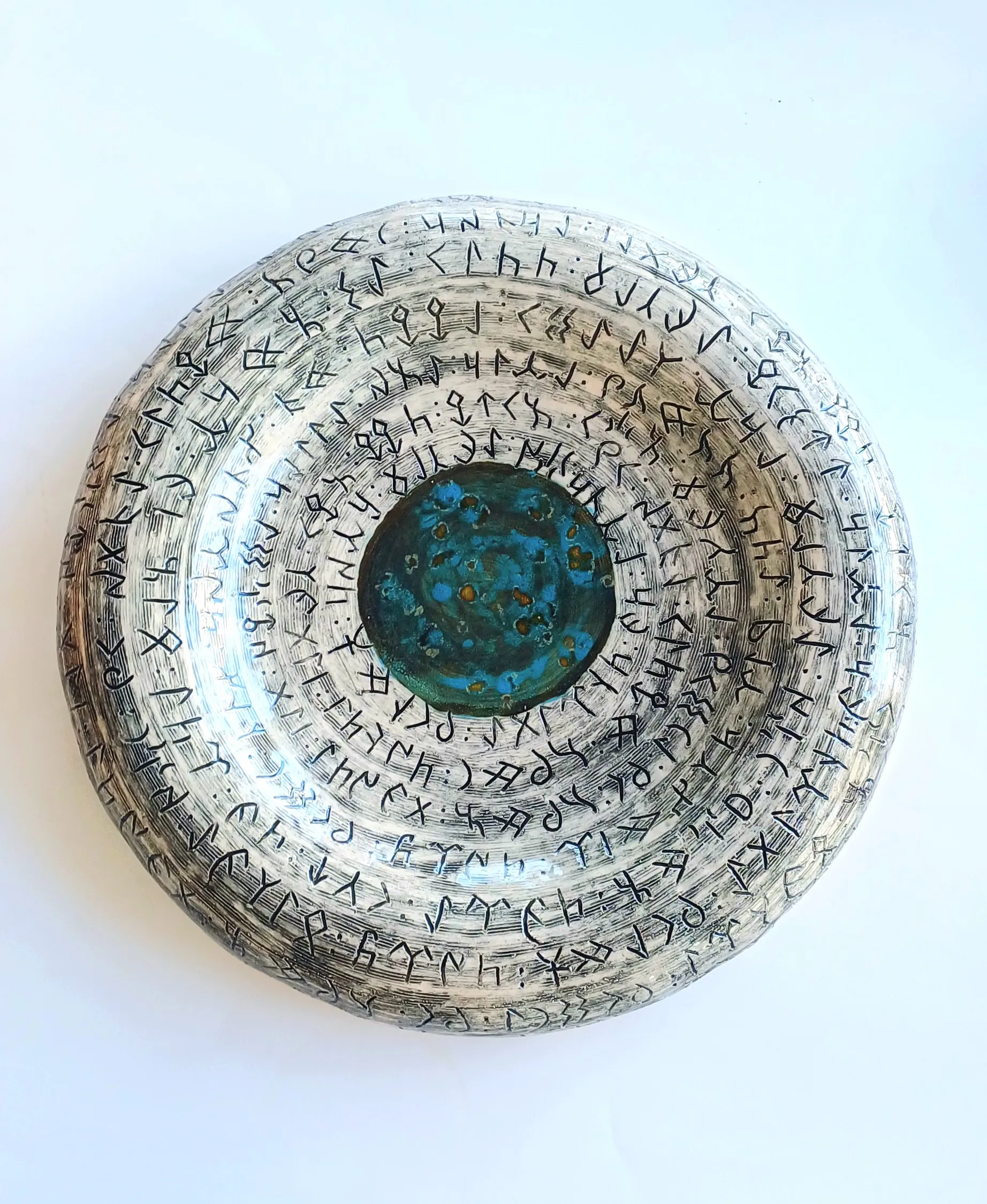 Turkuaz Detaylı Göktürk Alfabeli Seramik Duvar Panosu - 35 cm