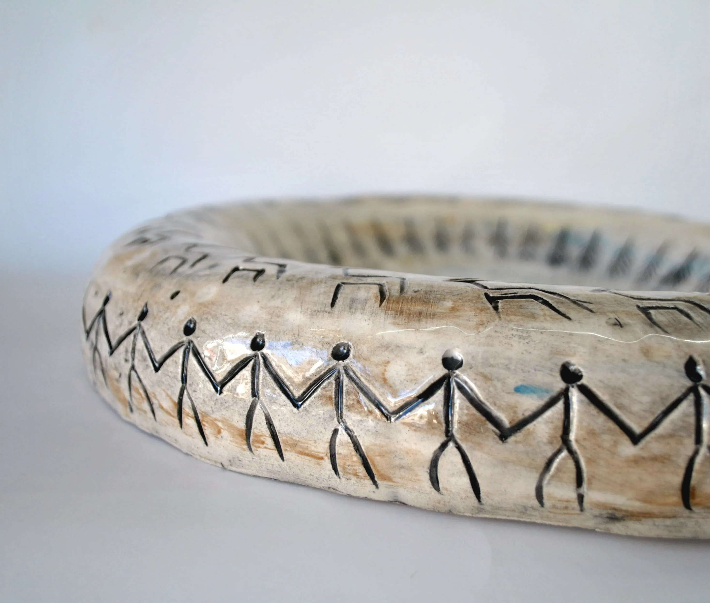 Yapımı Seramik Şaman Duvar Dekoru - Türk Kültürü Motifli 35 cm - El

Output:
Handmade Ceramic Shaman Wall Decor - Turkish Culture Motif 35 cm - Hand