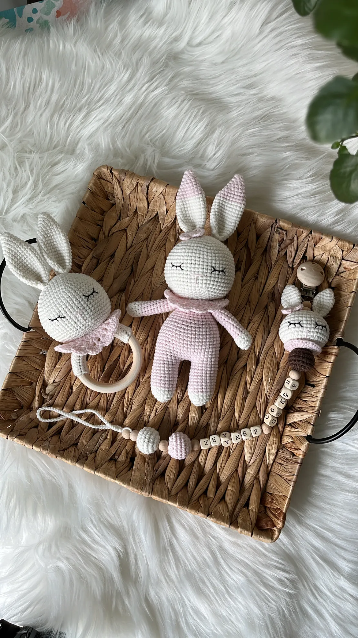 Amigurumi Uyku Arkadaşı Tavşan Bebek Seti - Çıngırak ve Emzik Zinciri