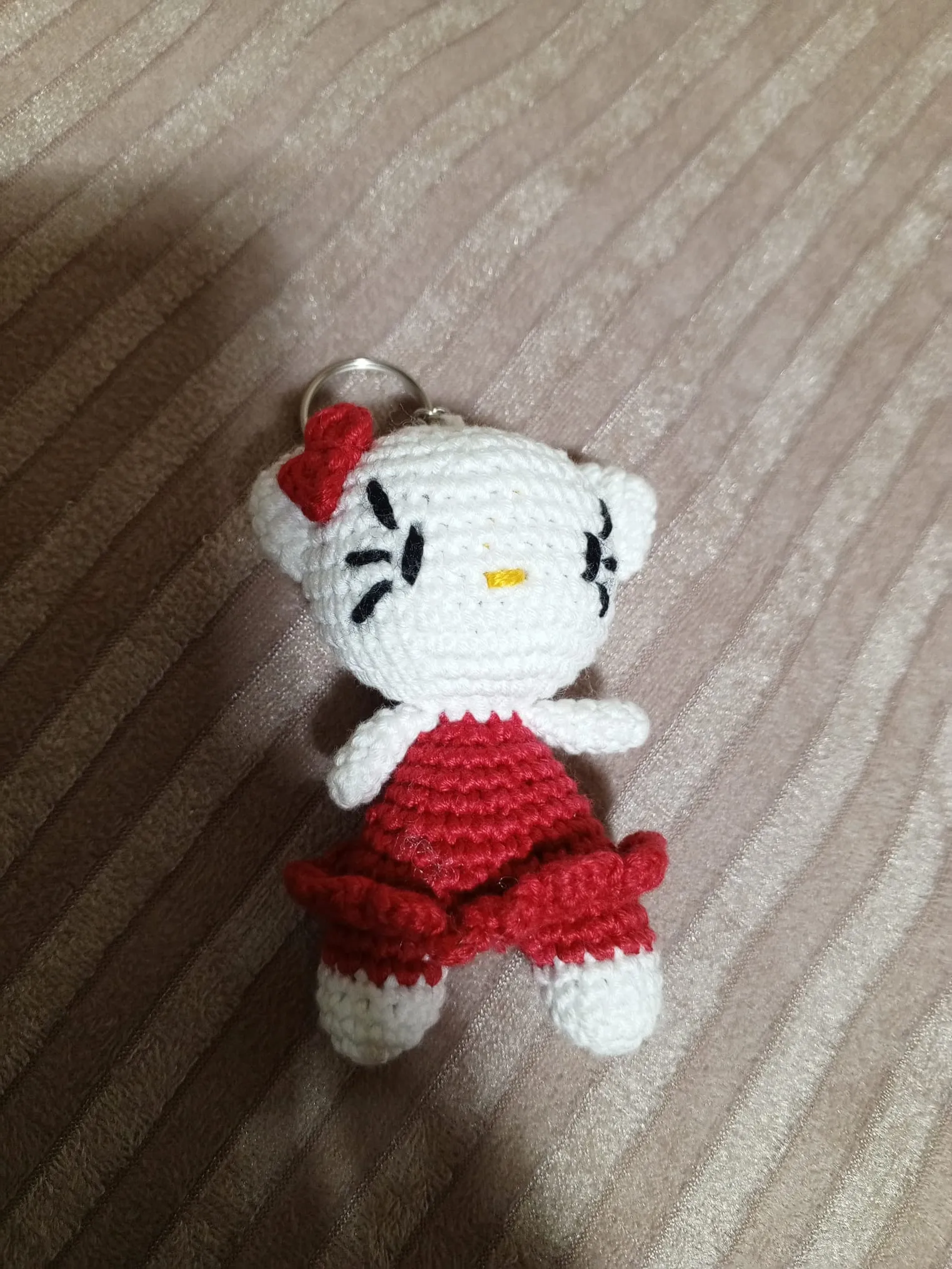 White Hello Kitty Knitted Keychain - Red Detailed Handmade