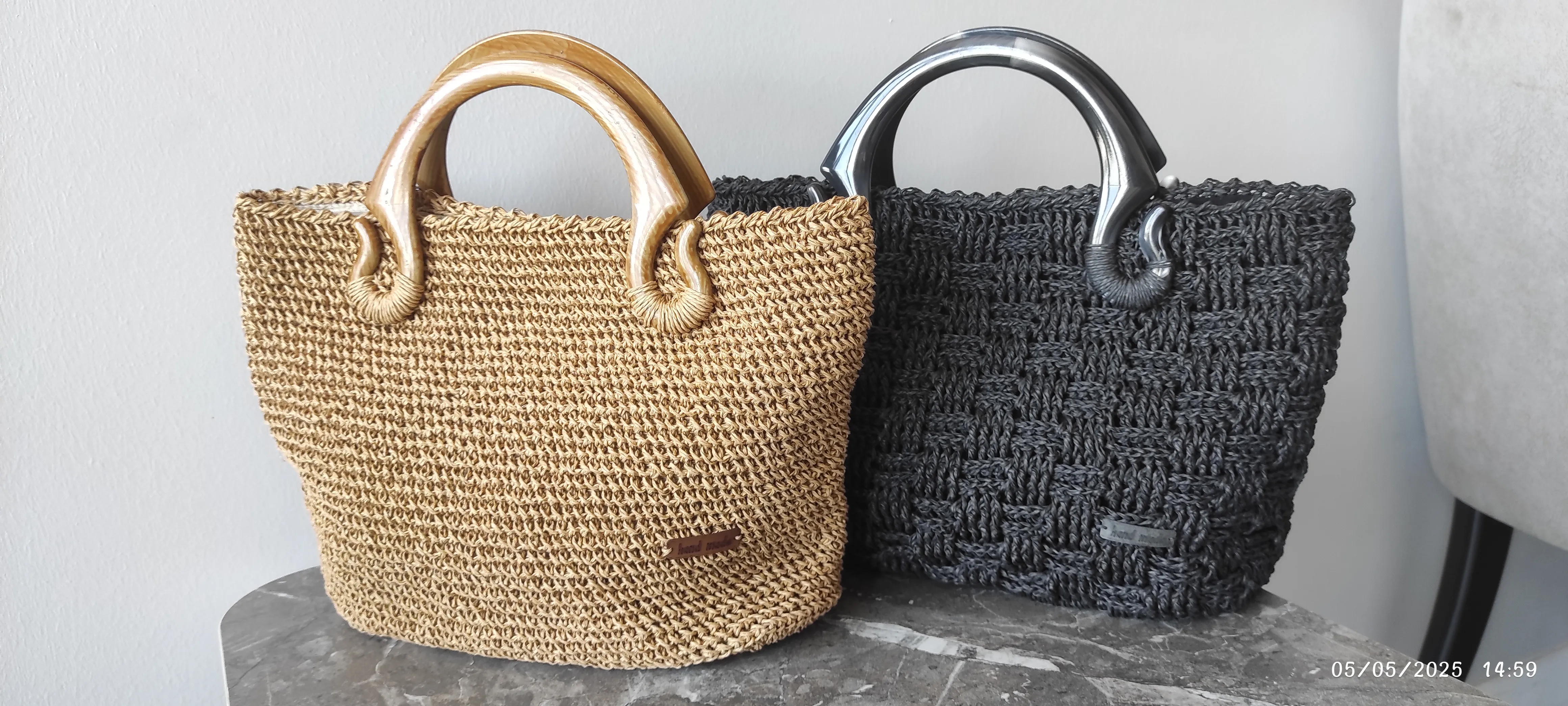 Natural Woven Straw Shoulder Bag - Wooden Handle and Lined Beach Bag