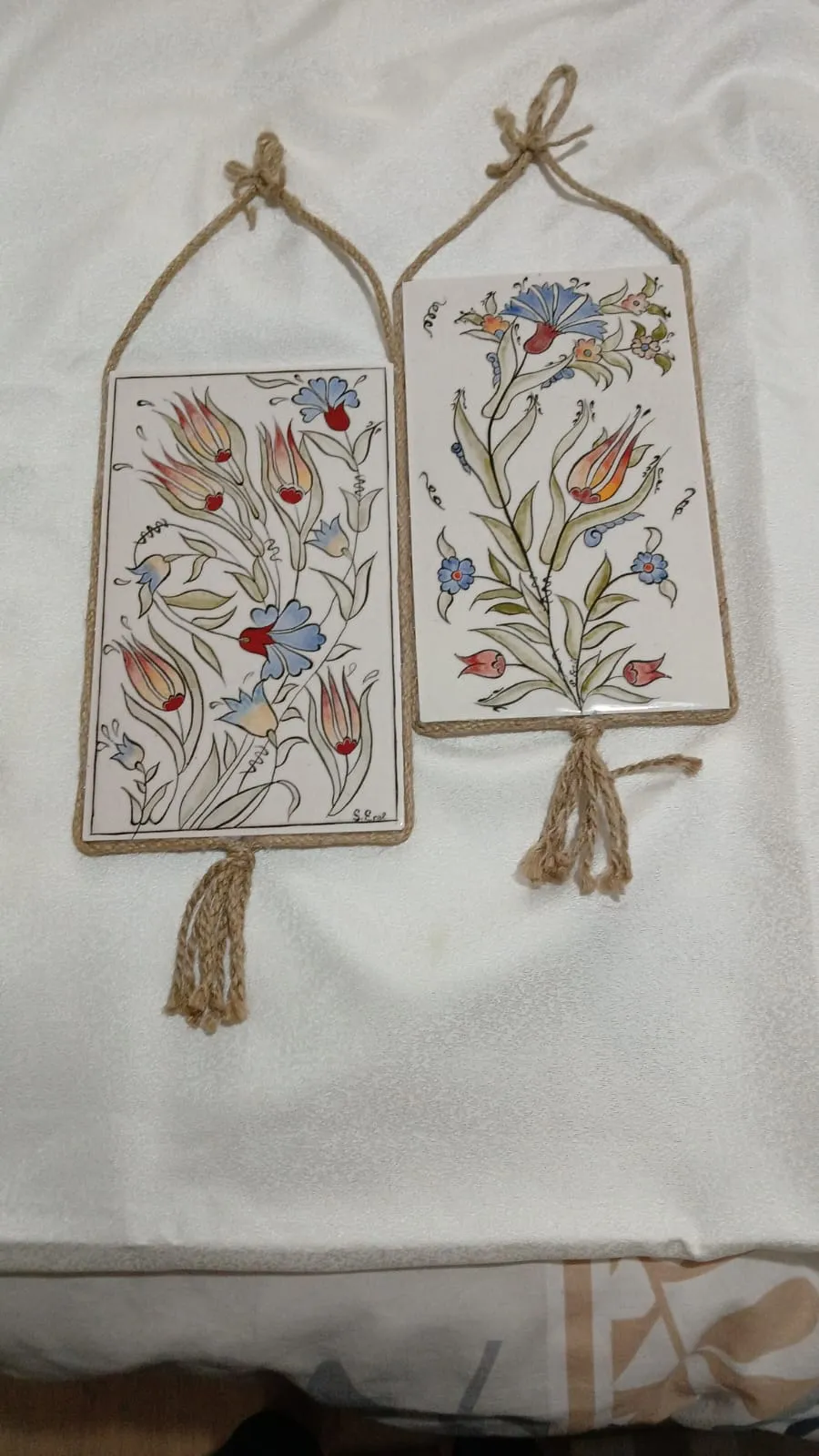 Çiçek Desenli Seramik Duvar Süsü - İkili Çini Tablo Seti