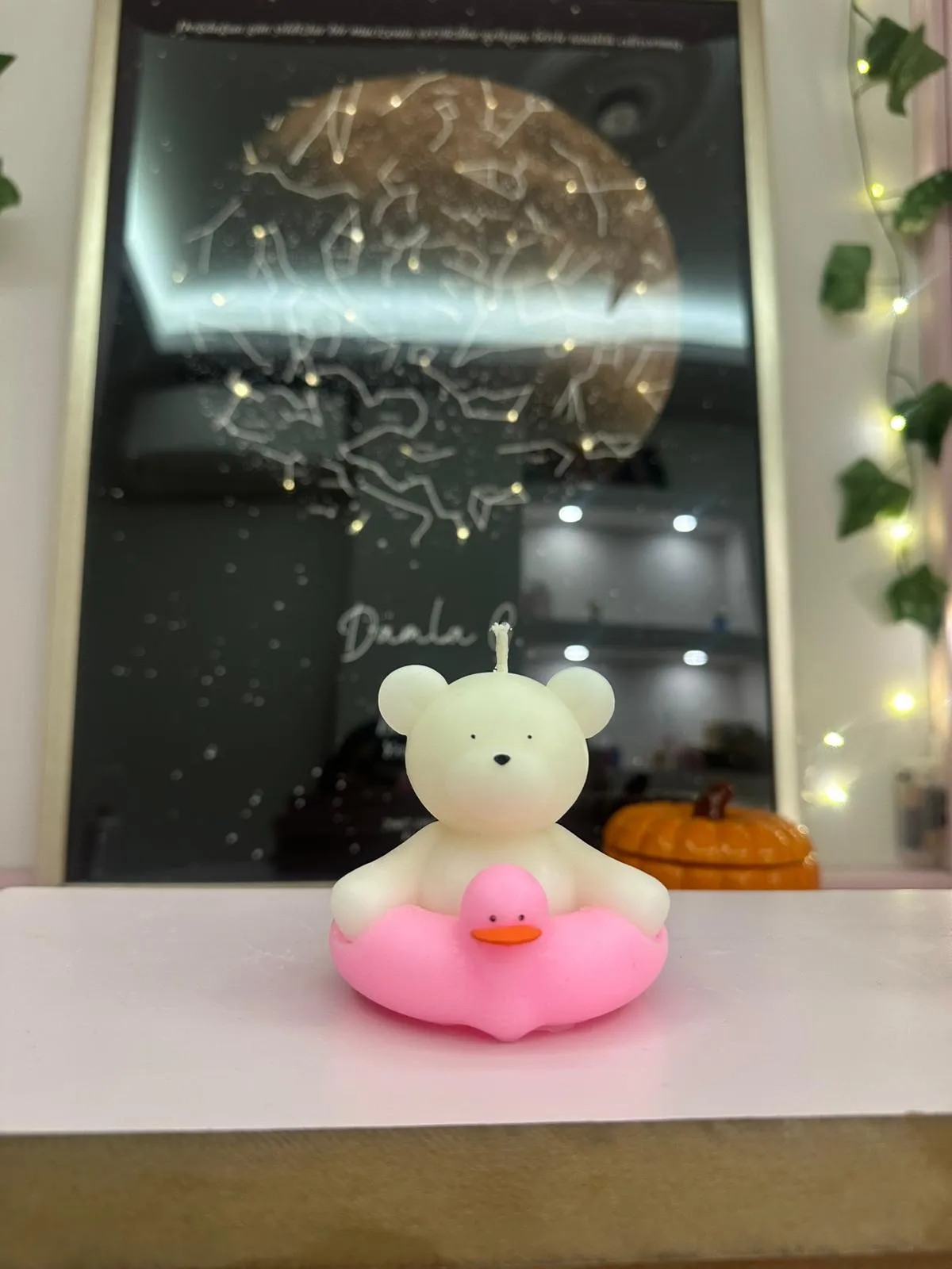 Beyaz Ayıcık ve Pembe Simitli Dekoratif Mum - Oda Kokusu Hediyelik