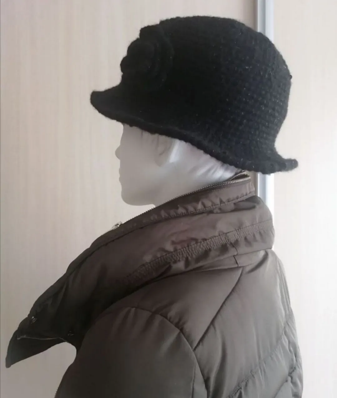 Siyah Simli Akrilik Juliet Şapka - Çıkarılabilir Broş Detaylı