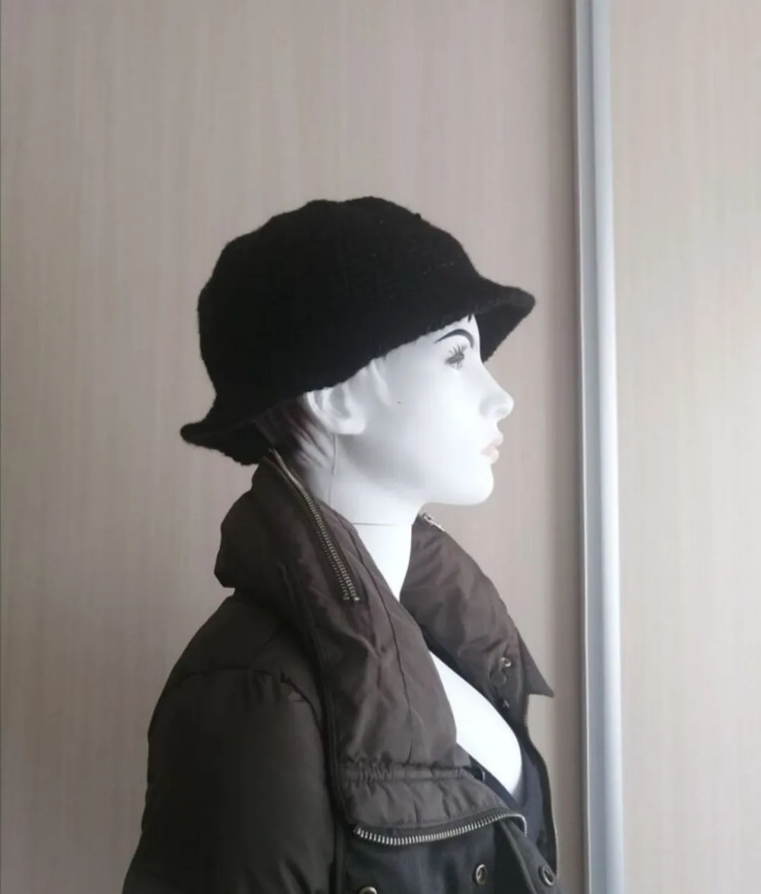 Siyah Simli Akrilik Juliet Şapka - Çıkarılabilir Broş Detaylı