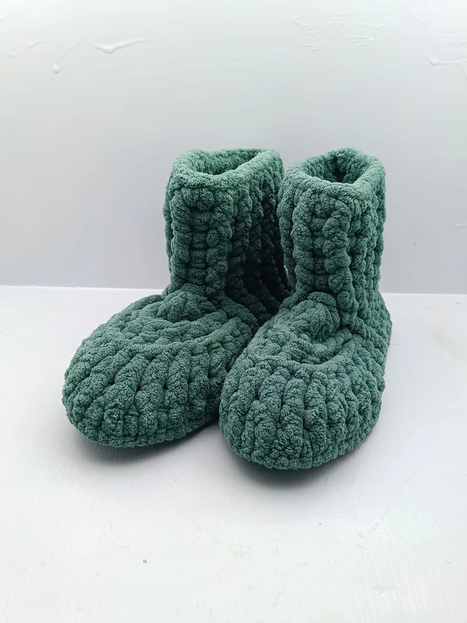 Green Knitted Children's House Slippers - Size 30-31 - Soft and Warm