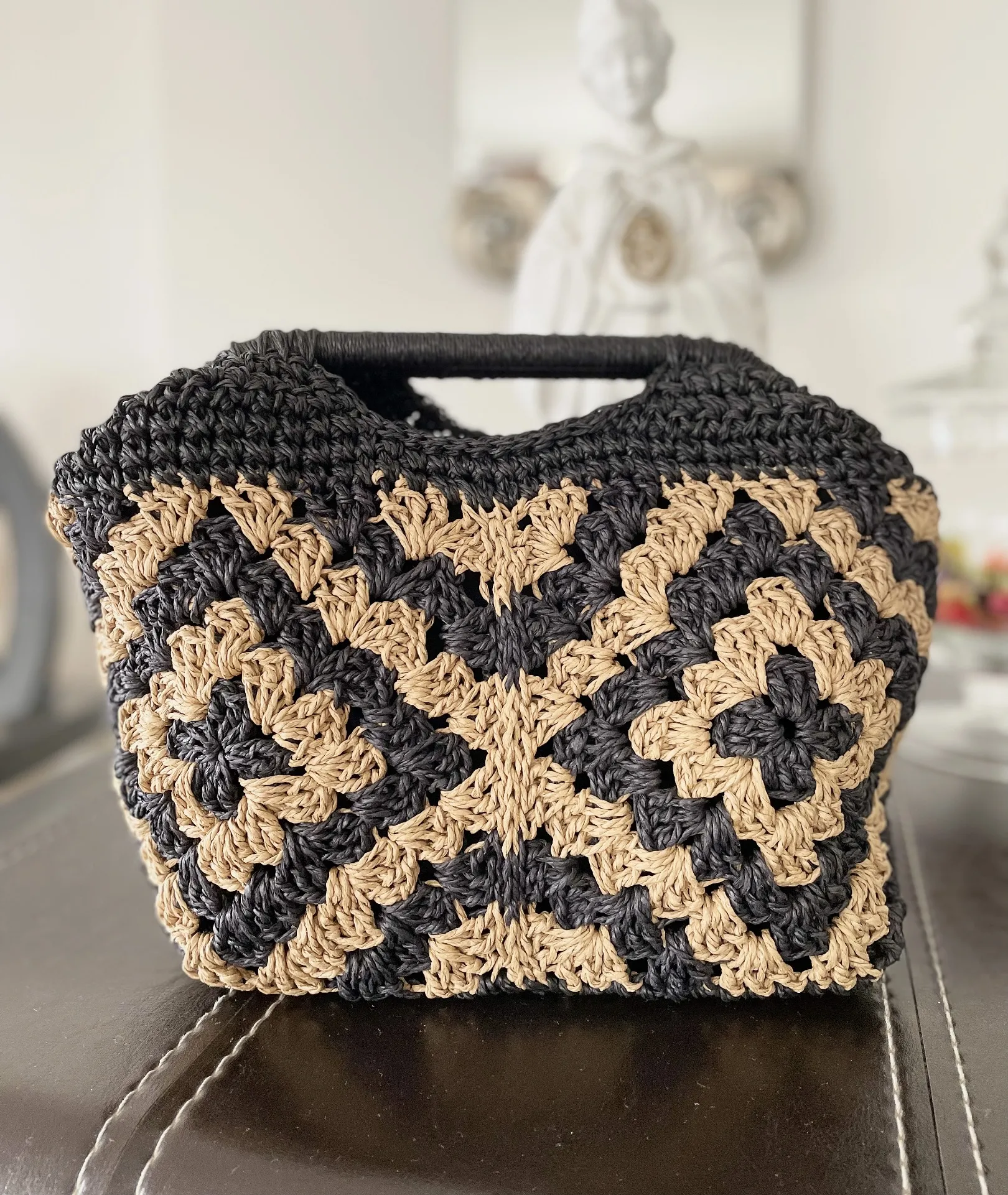 Paper Rope Knit - Black and Beige Motif Clasp Model