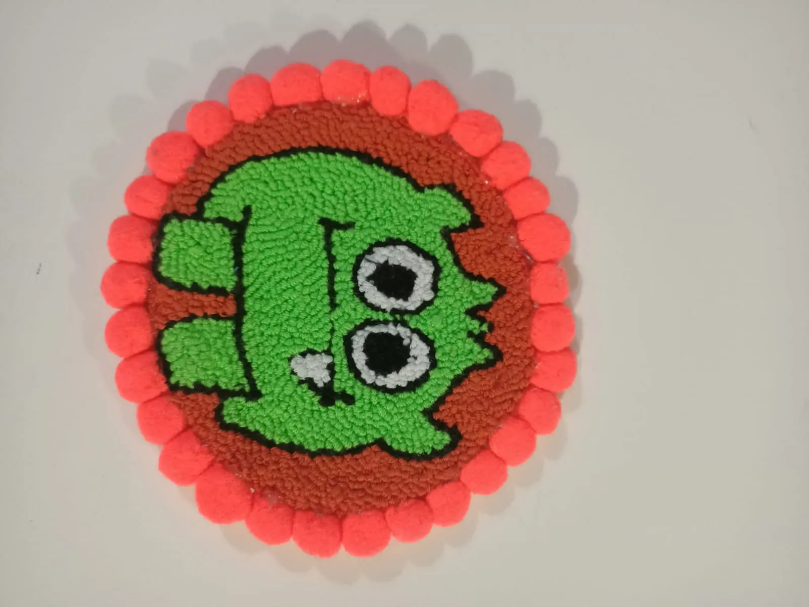 Yeşil Renkli Canavar Figürlü Bardak Altlığı - Punch Nakışı El Yapımı