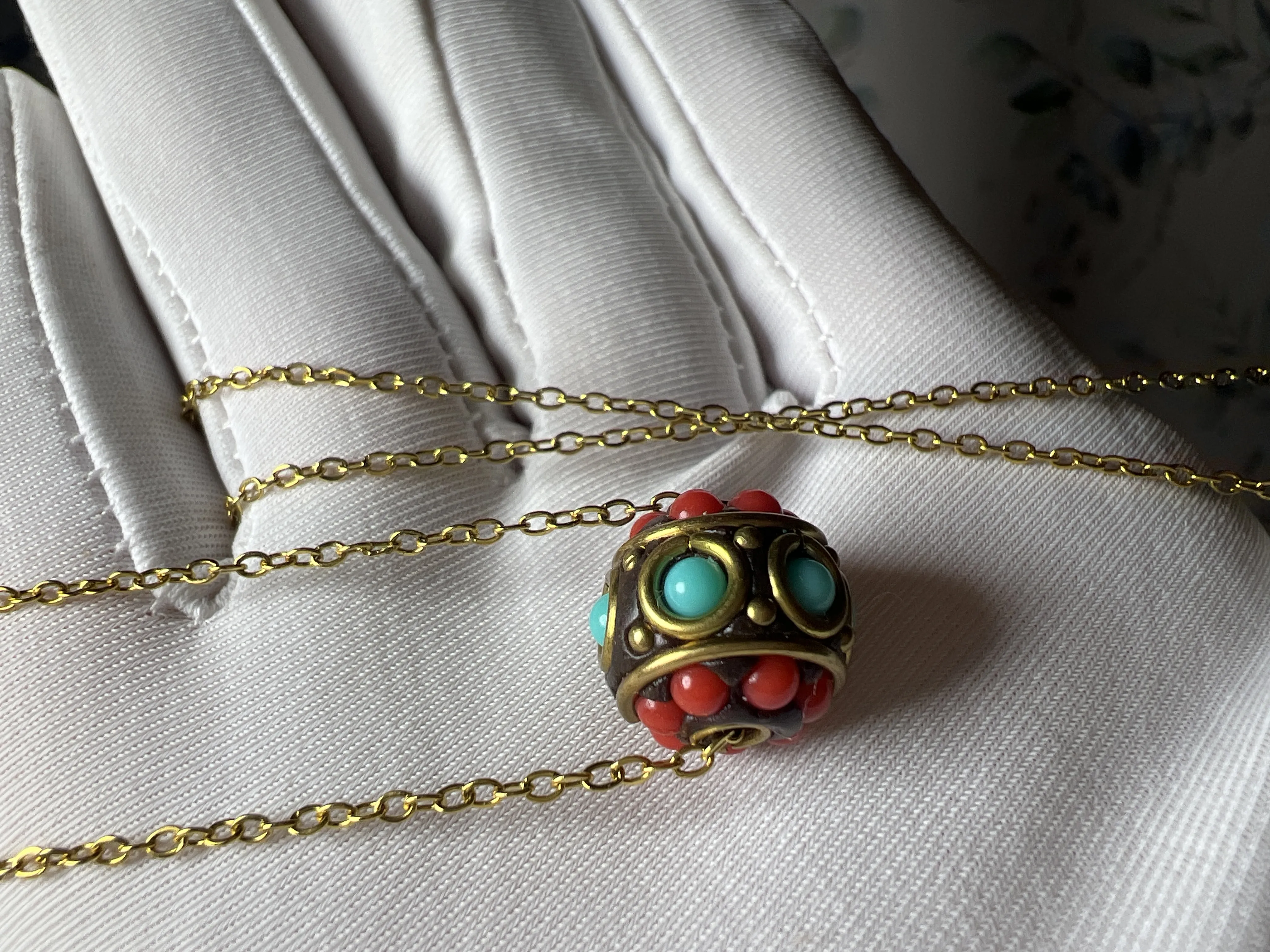 Etnik Desenli Boncuk Kolye – El Yapımı Retro Model