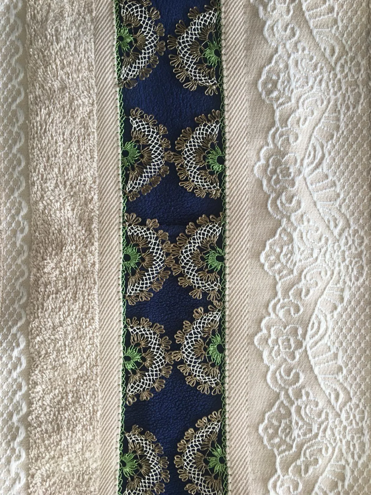 Krem ve Kahve Tonlarında İğne Oyası Detaylı Mutfak Havlusu (30x50 cm)