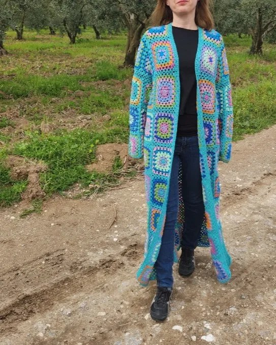 Tığ İşi El Örgüsü Kare Motifli Hediye Hırka, Çok Renkli Yılbaşı Hediyesi Hırka