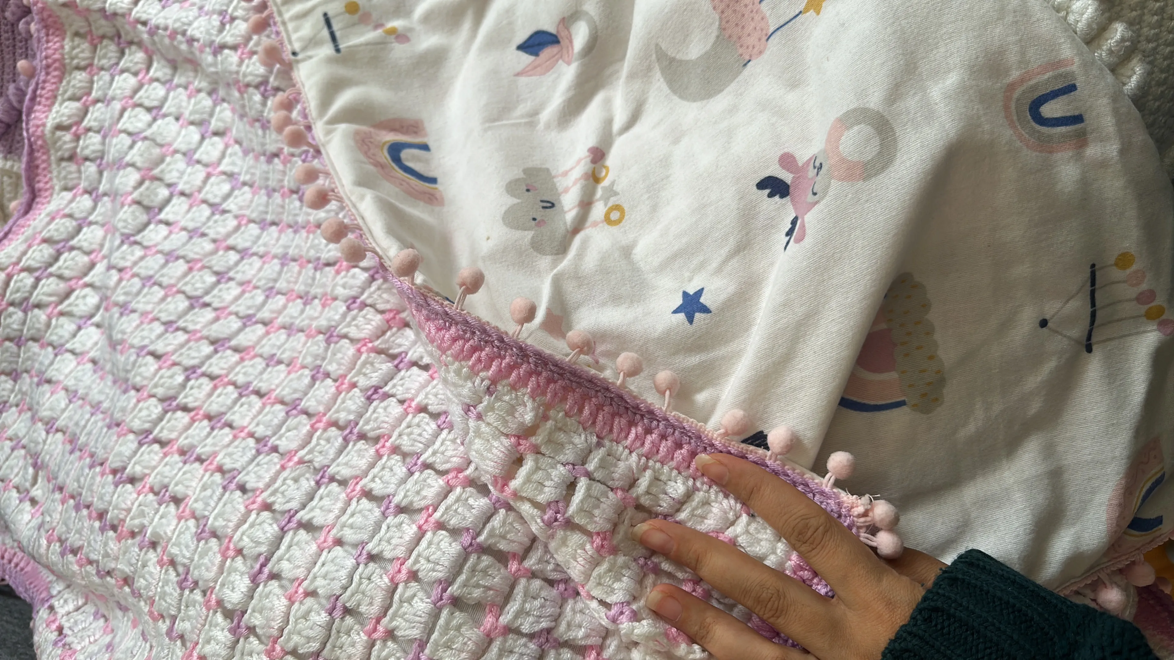 Beyaz ve Pembe Renkli Örgü Bebek Battaniyesi 80x80 cm - El Emeği