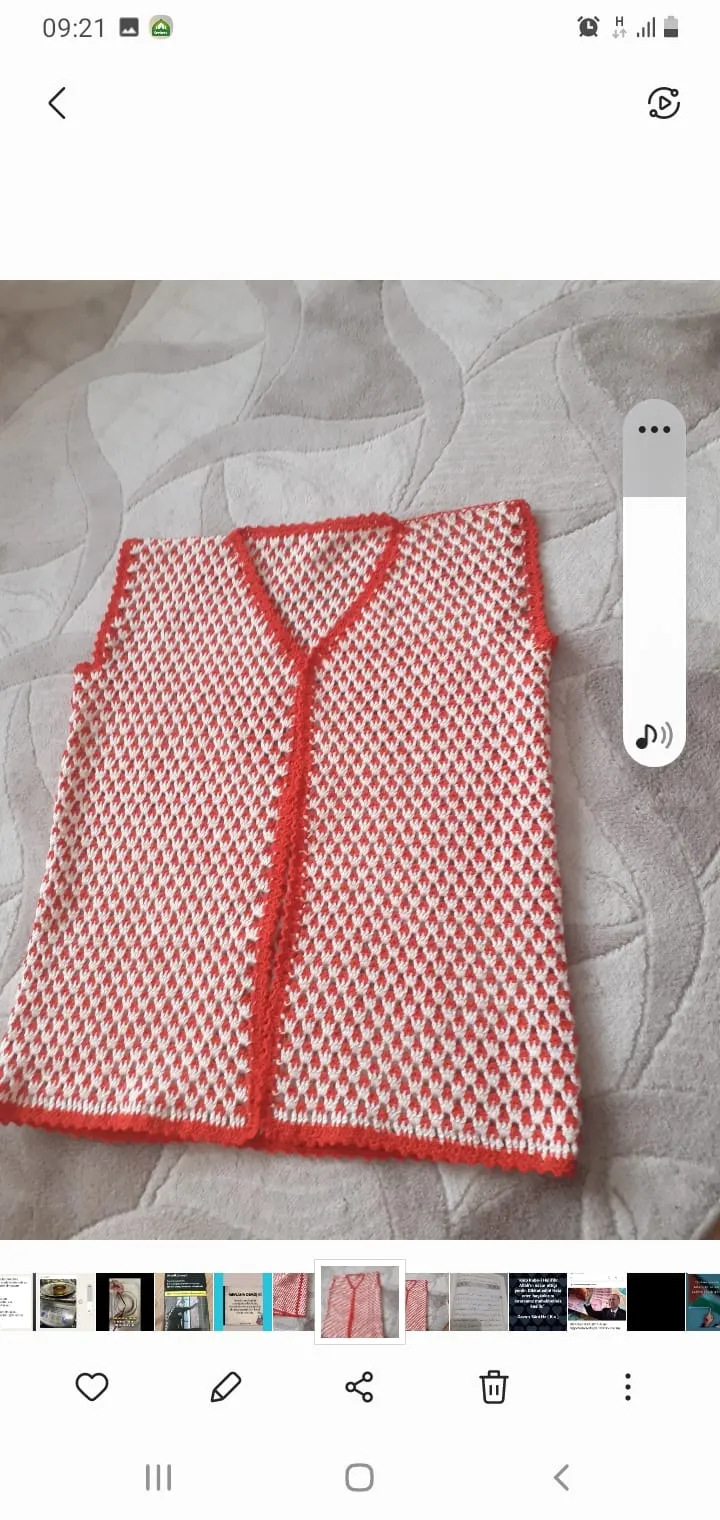 Krem Renkli, Çizgili, Düğmeli Gelin Yeleği - Çeyizlik El Emeği