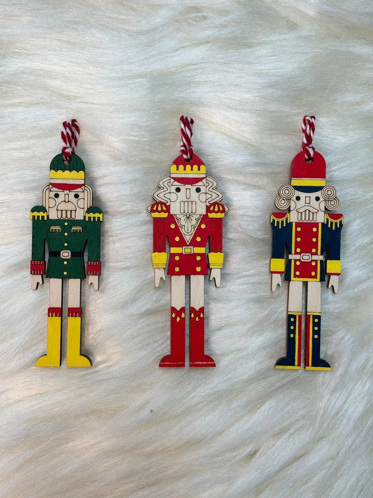 🎄 Toy Soldier Figurine Christmas Ornament – Natural Birch Plywood, Hand Painted