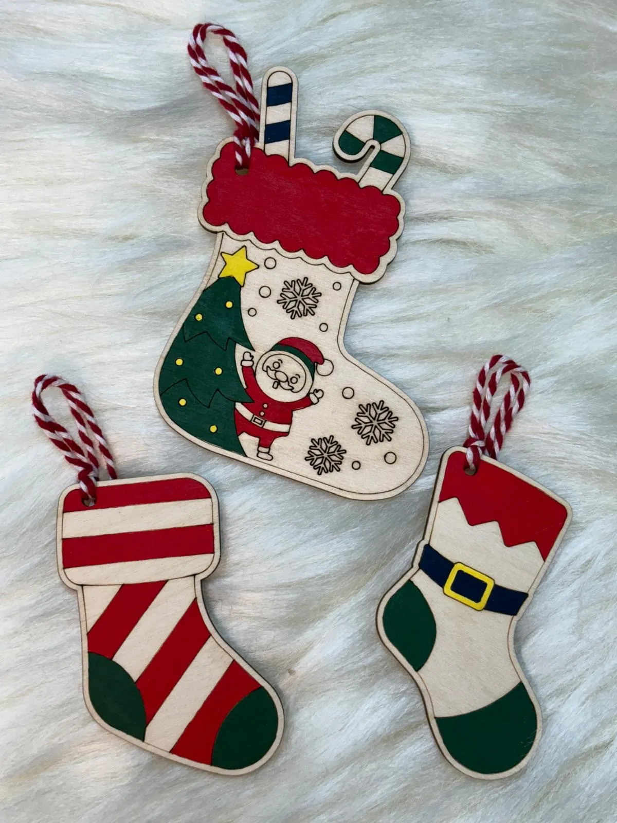 🎄 Doğal Huş Kontra Çorap Figürü Yılbaşı Süsü – El Boyaması