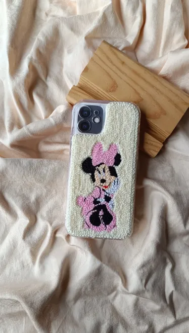 iPhone 15 Pro Uyumlu Minnie Mouse Karakterli Punch Telefon Kılıfı