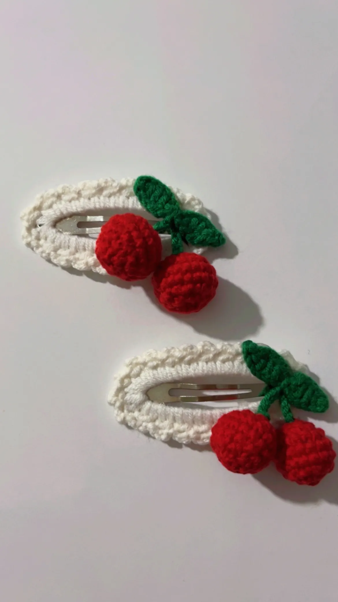 Örgü Kiraz Detaylı Cıt Cıt Saç Tokası - El Emeği Aksesuar