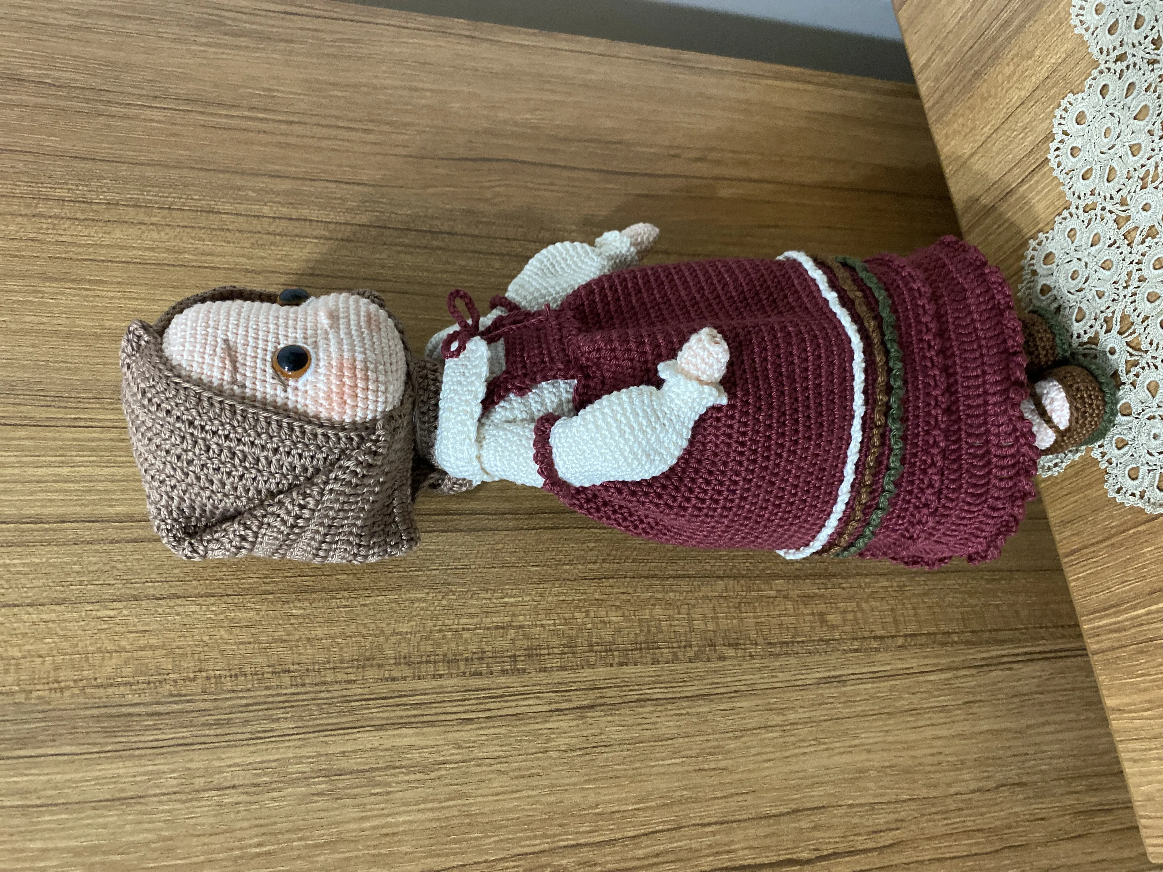 35 cm Bordo Elbiseli Amigurumi Bebek - El Emeği Oyuncak Bebek