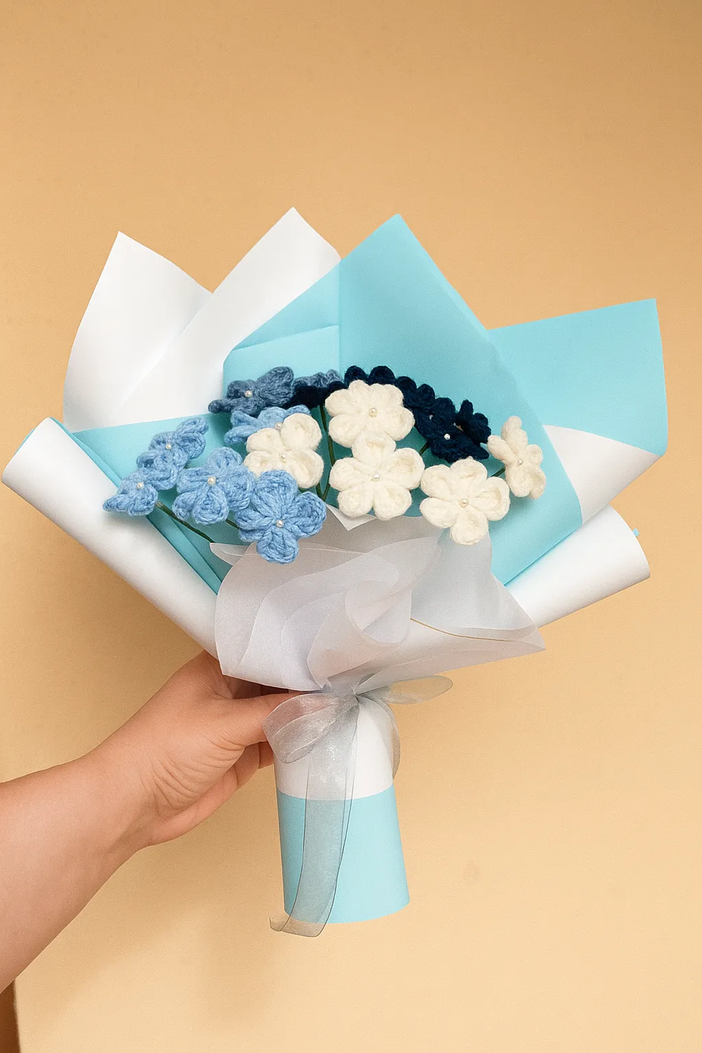 Mavi Tonlarında Örgü Çiçek Buketi - Unutma Beni Çiçekleri