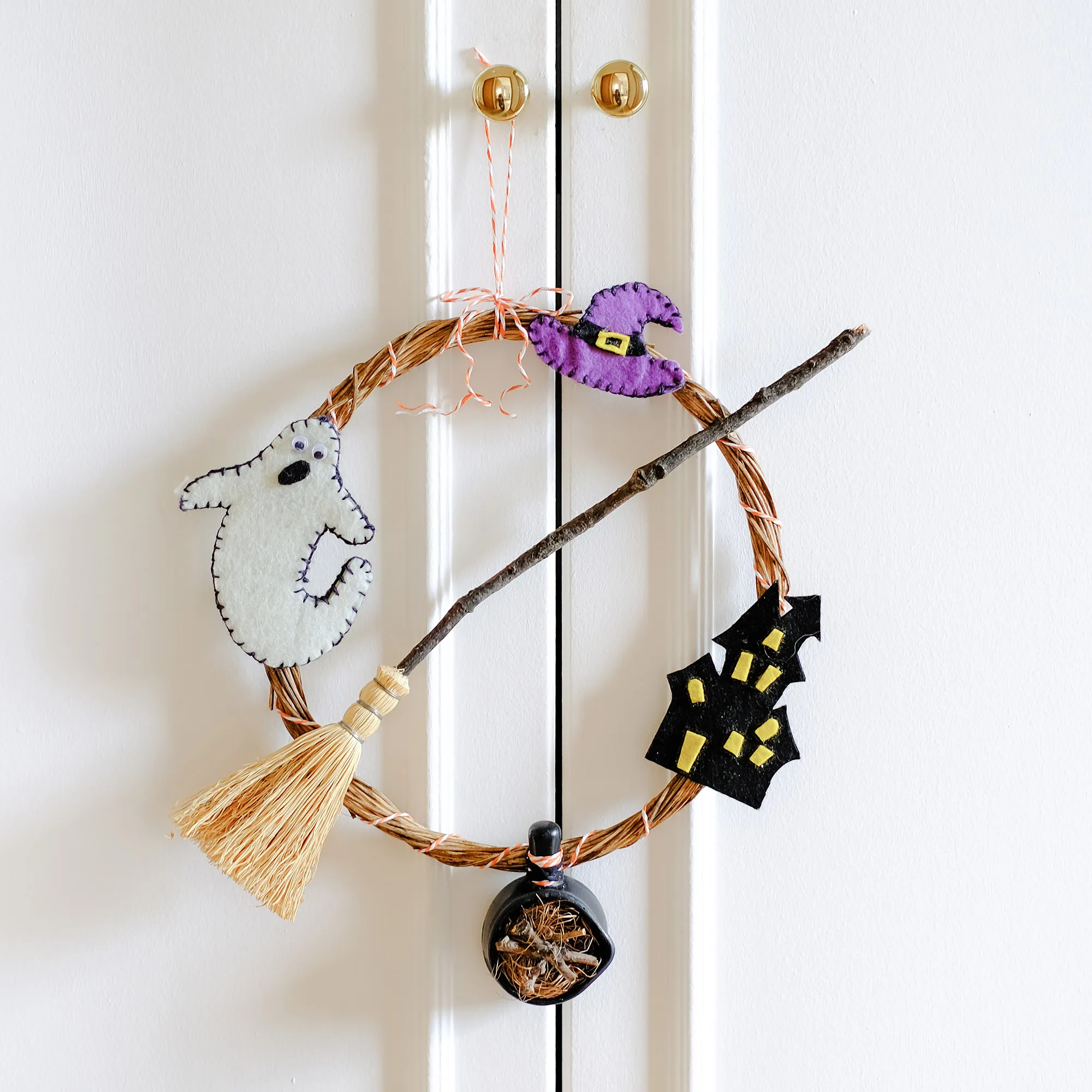 Keçe Hayalet, Cadı Şapkalı Cadılar Bayramı Kapı Çelengi - El Yapımı