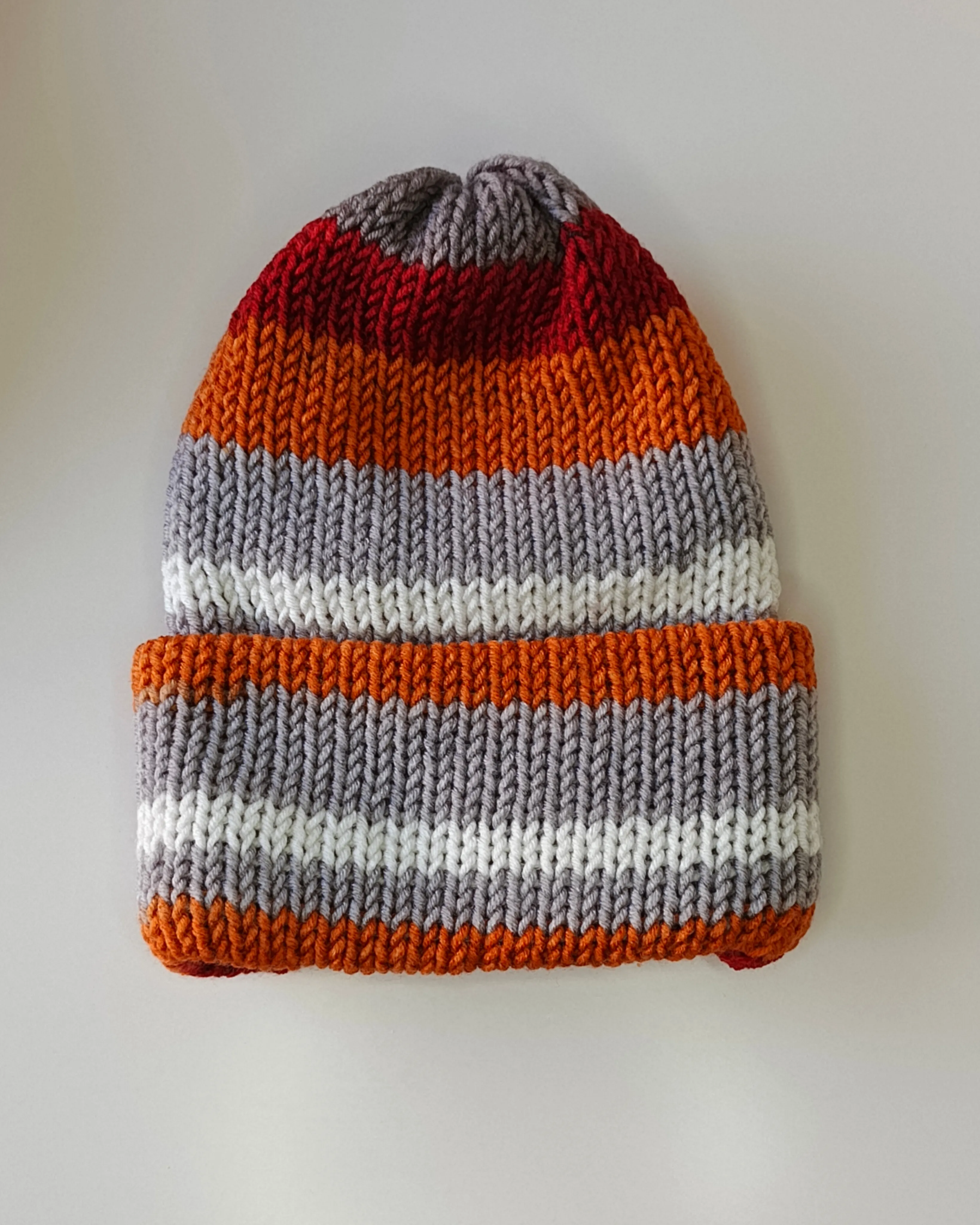 Çok Renkli Şeritli Örgü Bere - Sıcak Tutucu ve Şık Tasarım