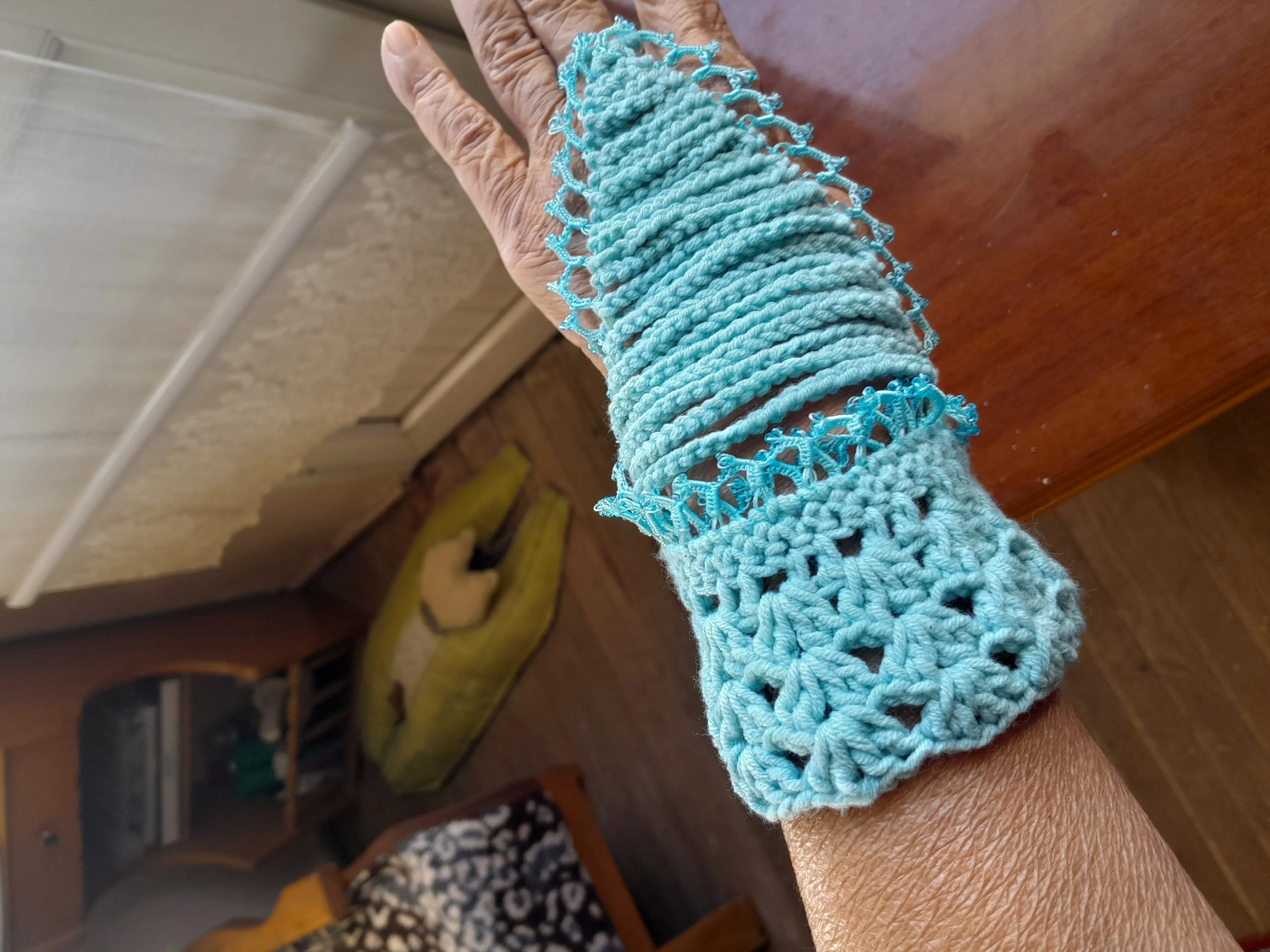 Turkuaz Tığ İşi Parmaksız Eldiven - El Emeği Şık Tasarım