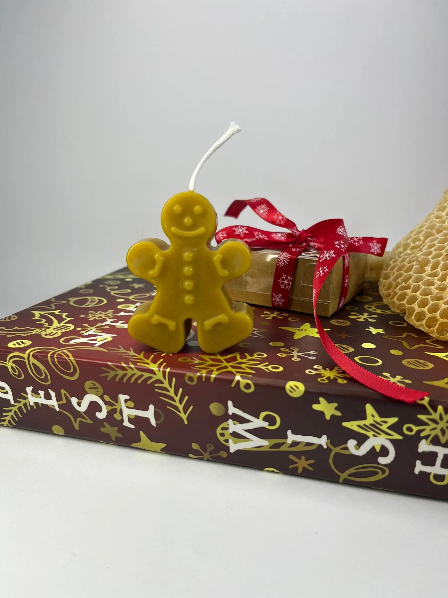 Doğal Balmumu Mum Yılbaşı Hediye Kutusu - Apicraft (Kurabiye Adam-GingerBread)