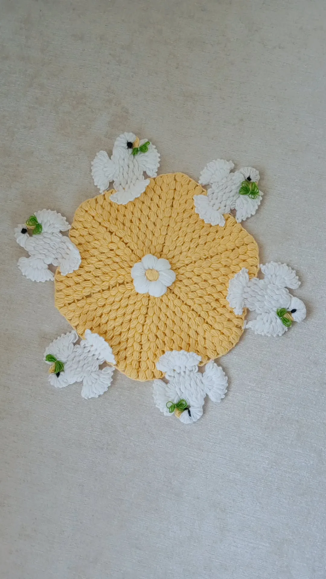 Sarı Renkli Kuş Detaylı Örgü Lif Banyo Kesesi - El Emeği