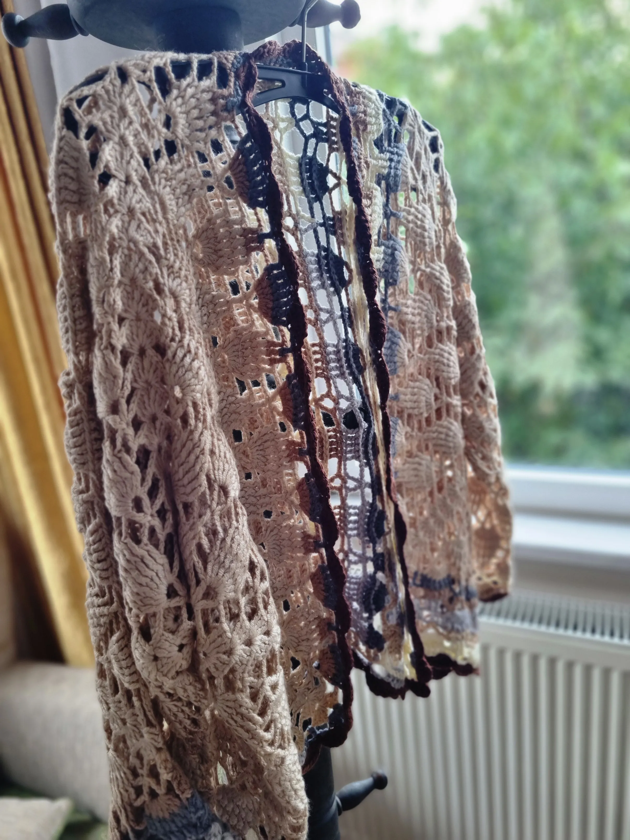 Bej Karpuz Kollu Yaprak Motifli Triko Kadın Hırka - El Örgüsü