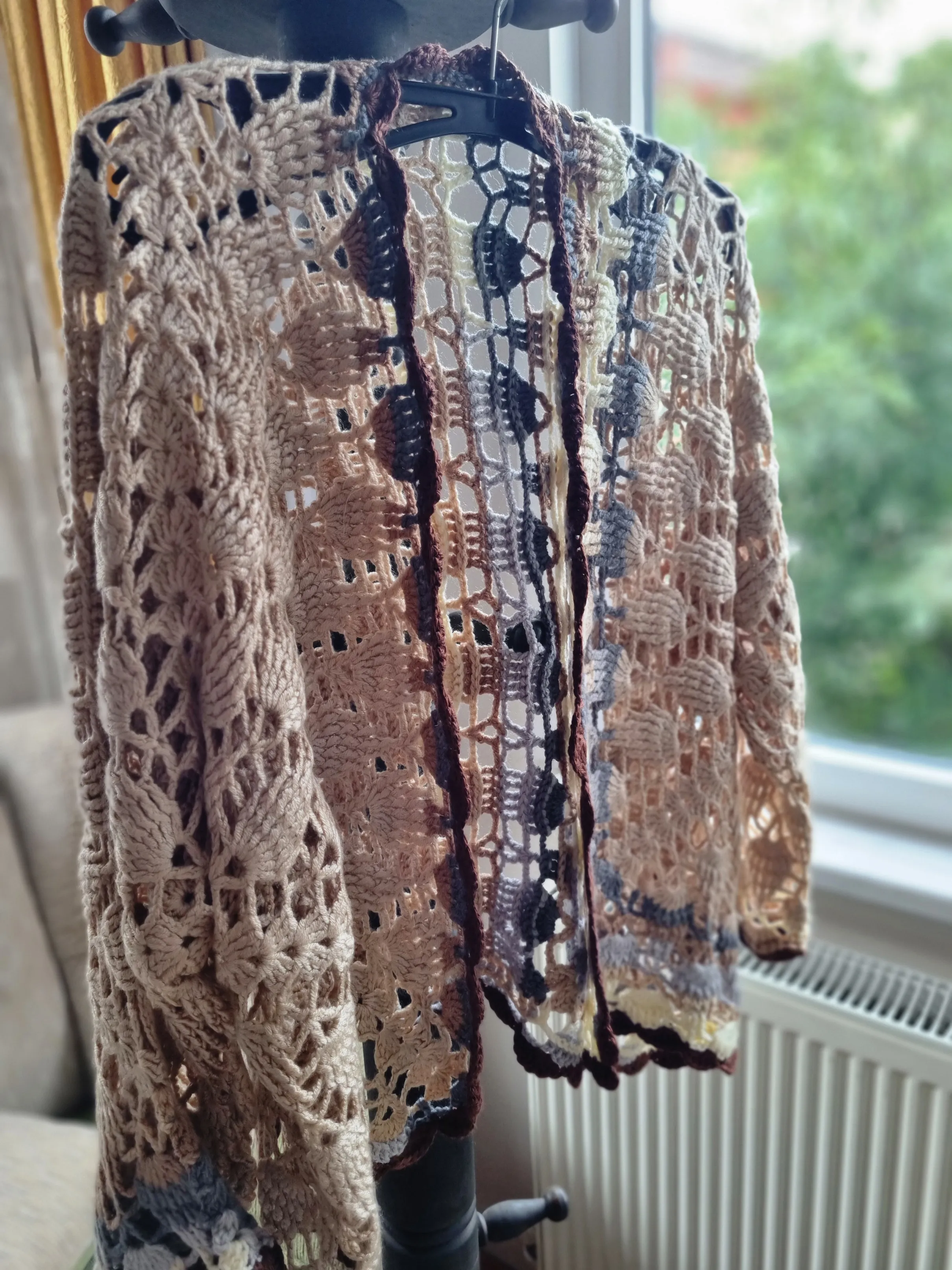 Bej Karpuz Kollu Yaprak Motifli Triko Kadın Hırka - El Örgüsü