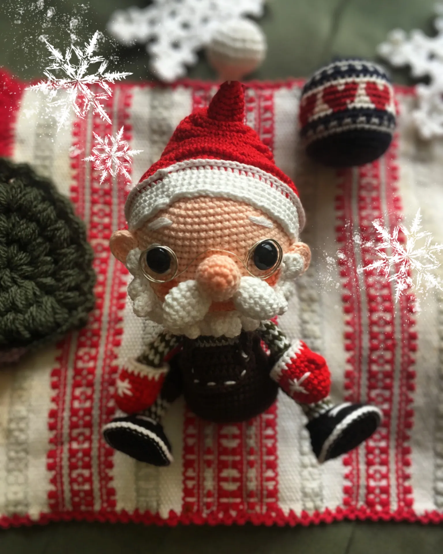 Örme Santa Amigurumi Figür - Pamuk İplikten El Emeği 10 cm
