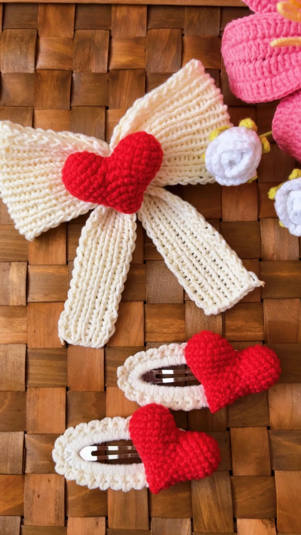 Örgü Kalp Toka ve Fiyonk Saç Aksesuarı - El Emeği Tığ İşi