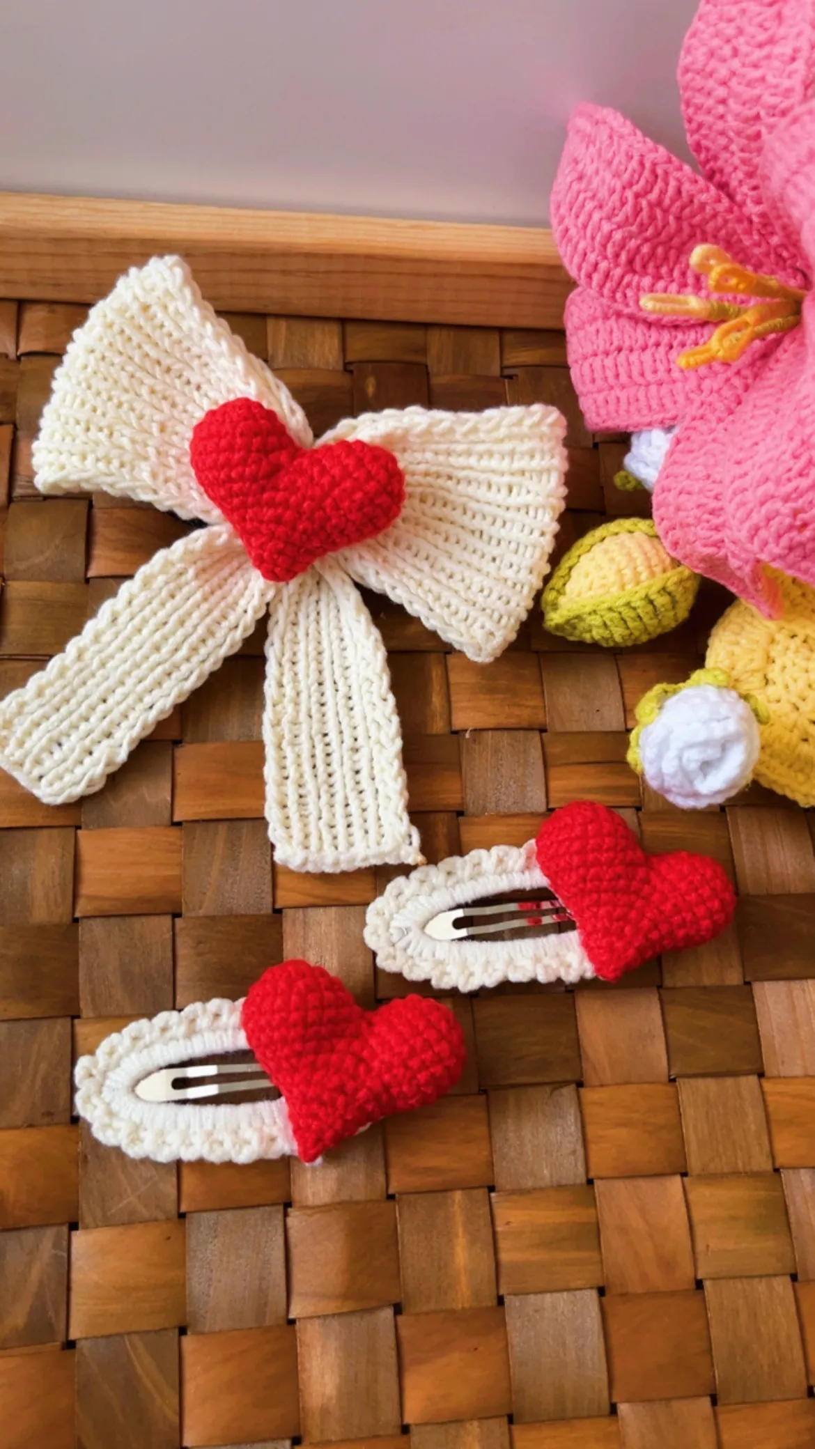 Örgü Kalp Toka ve Fiyonk Saç Aksesuarı - El Emeği Tığ İşi