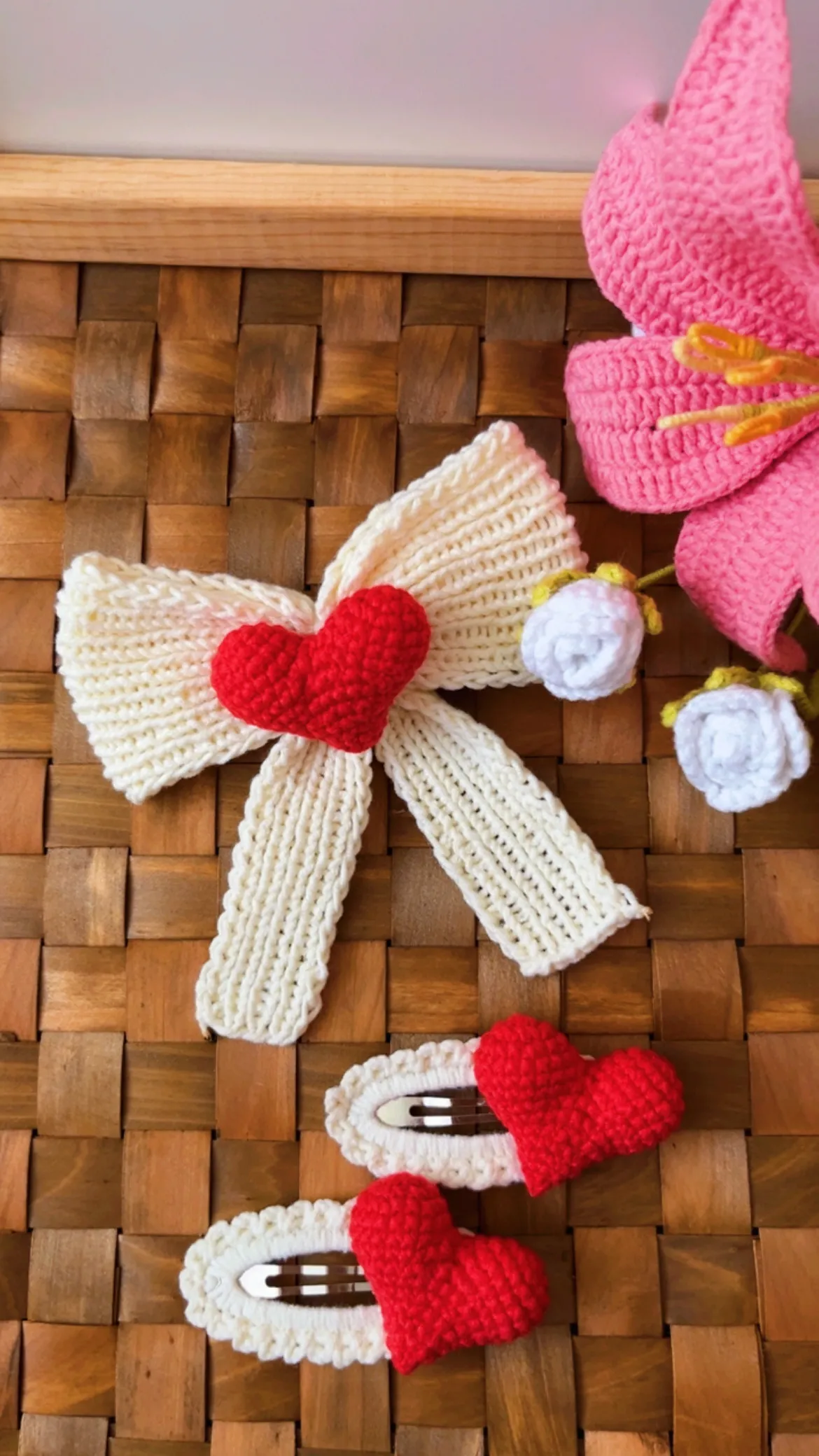 Örgü Kalp Toka ve Fiyonk Saç Aksesuarı - El Emeği Tığ İşi