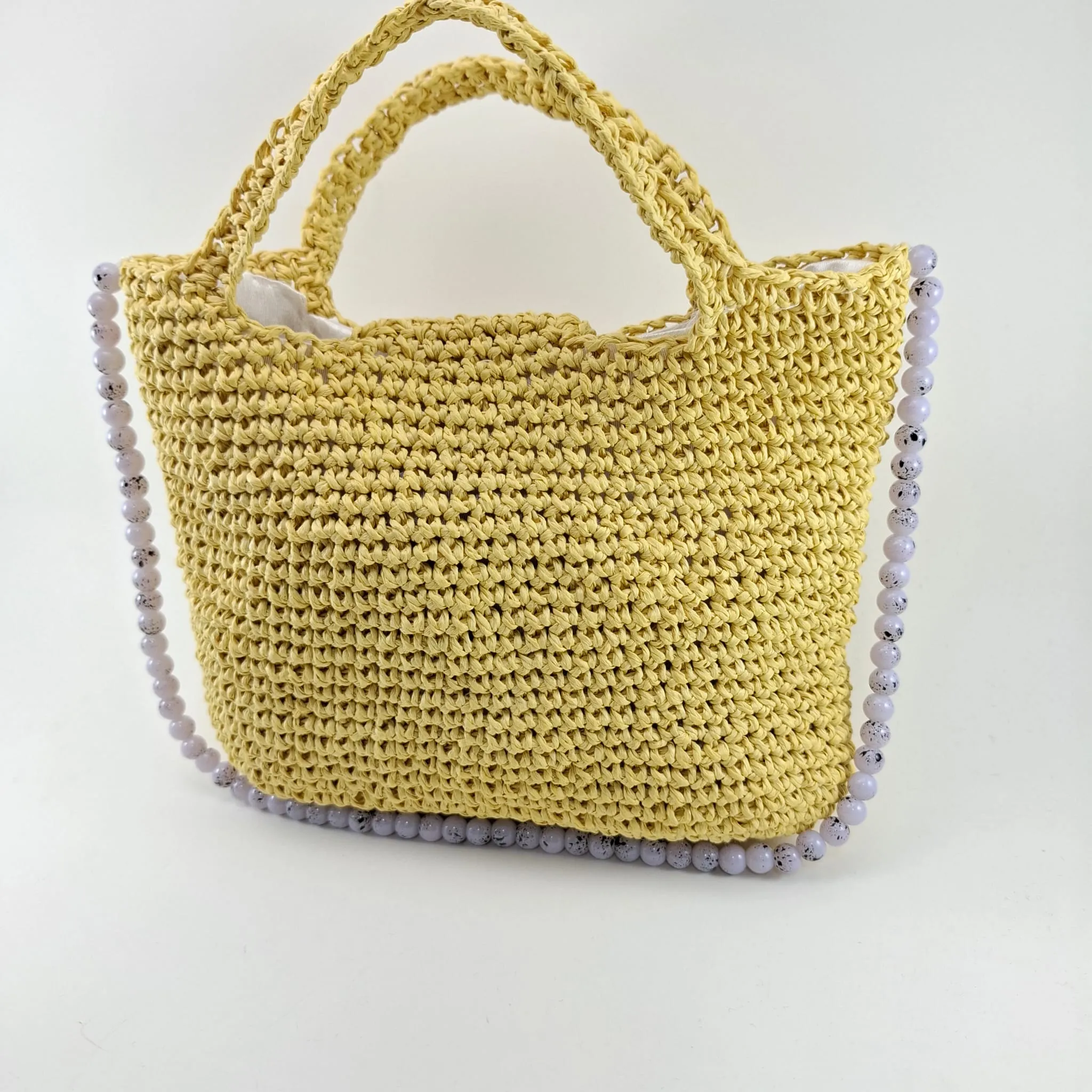 Sarı Kağıt İp Örgü Çanta - Mor Çiçek Etamin İşlemeli ve Boncuk Detaylı