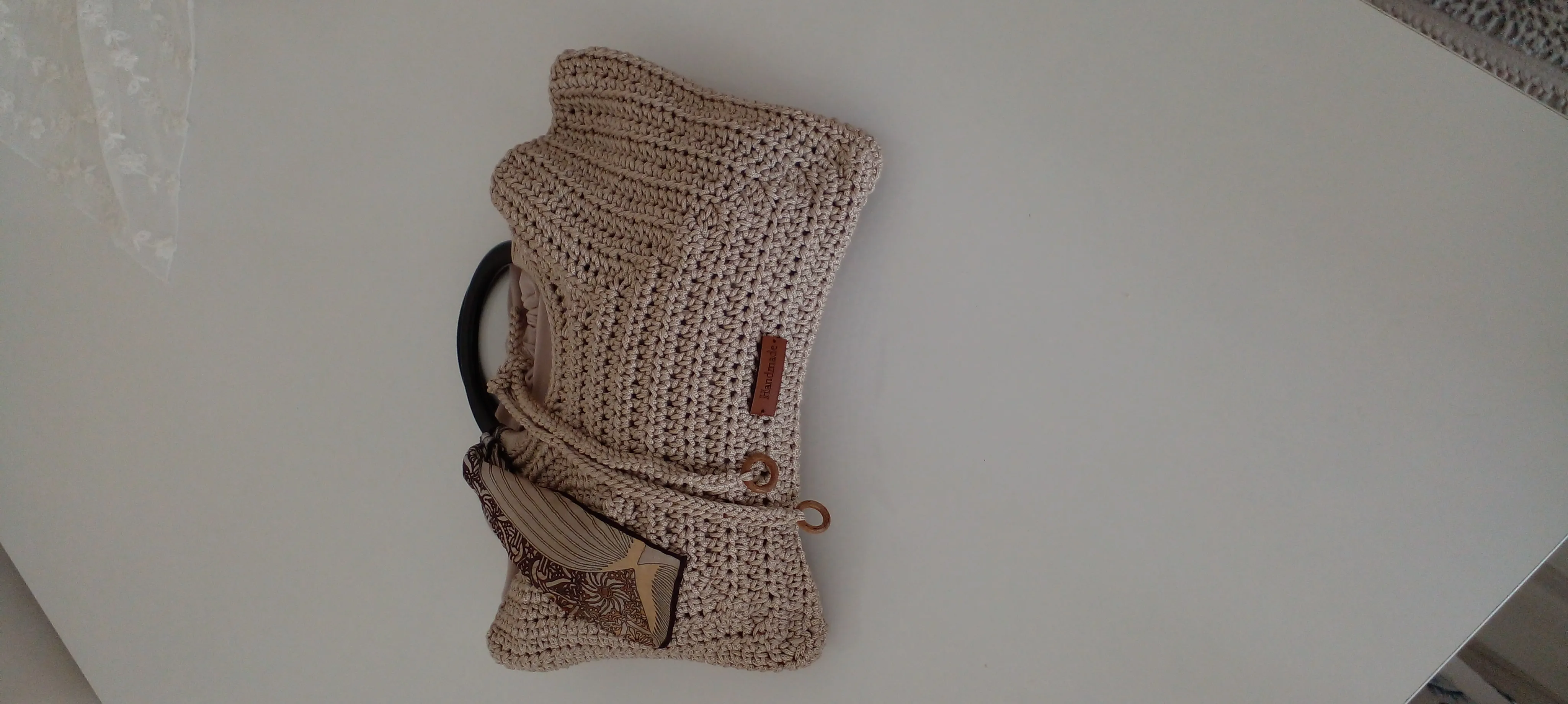 Bej Makrome El Çantası - Bağcıklı, Astarlı ve Üçgen Şekilli Cleopatra