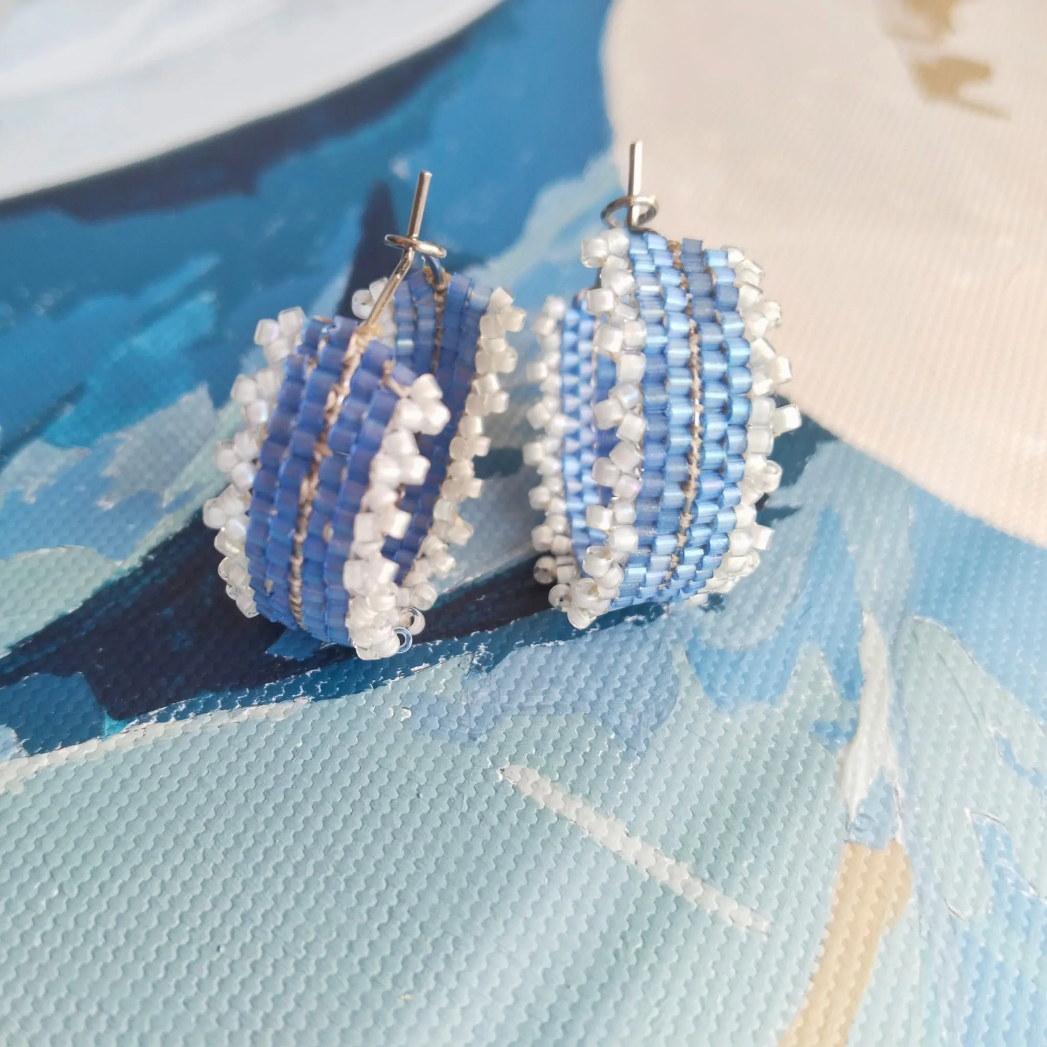 Buz Mavi Miyuki Boncuklu Halka Küpe - Şık ve Zarif Tasarım