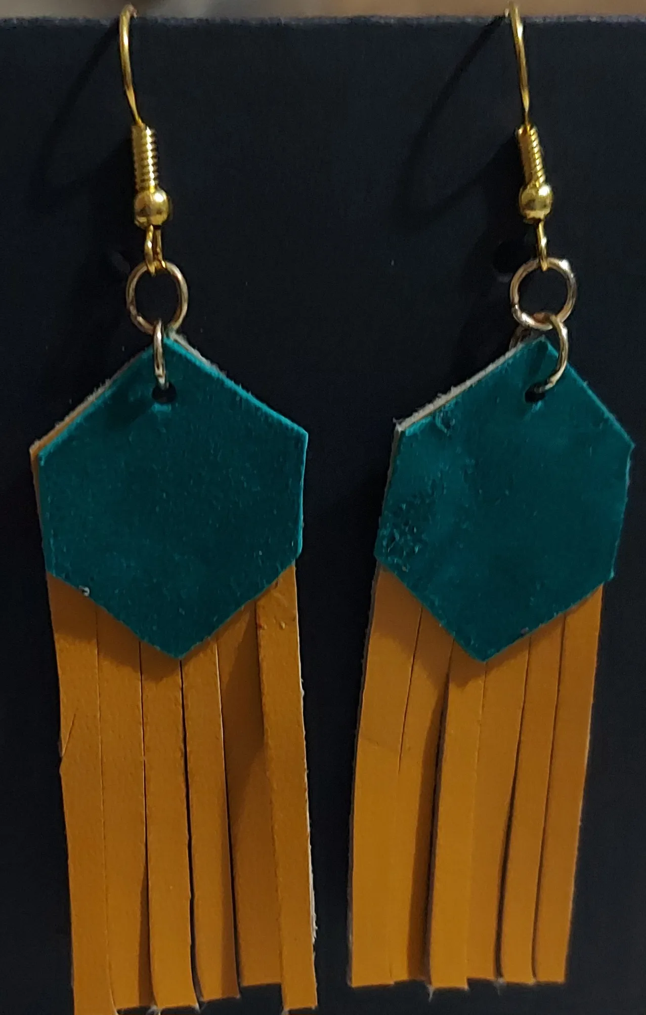 Yeşil ve Sarı Renkli Deri Küpe - El Emeği Tasarım