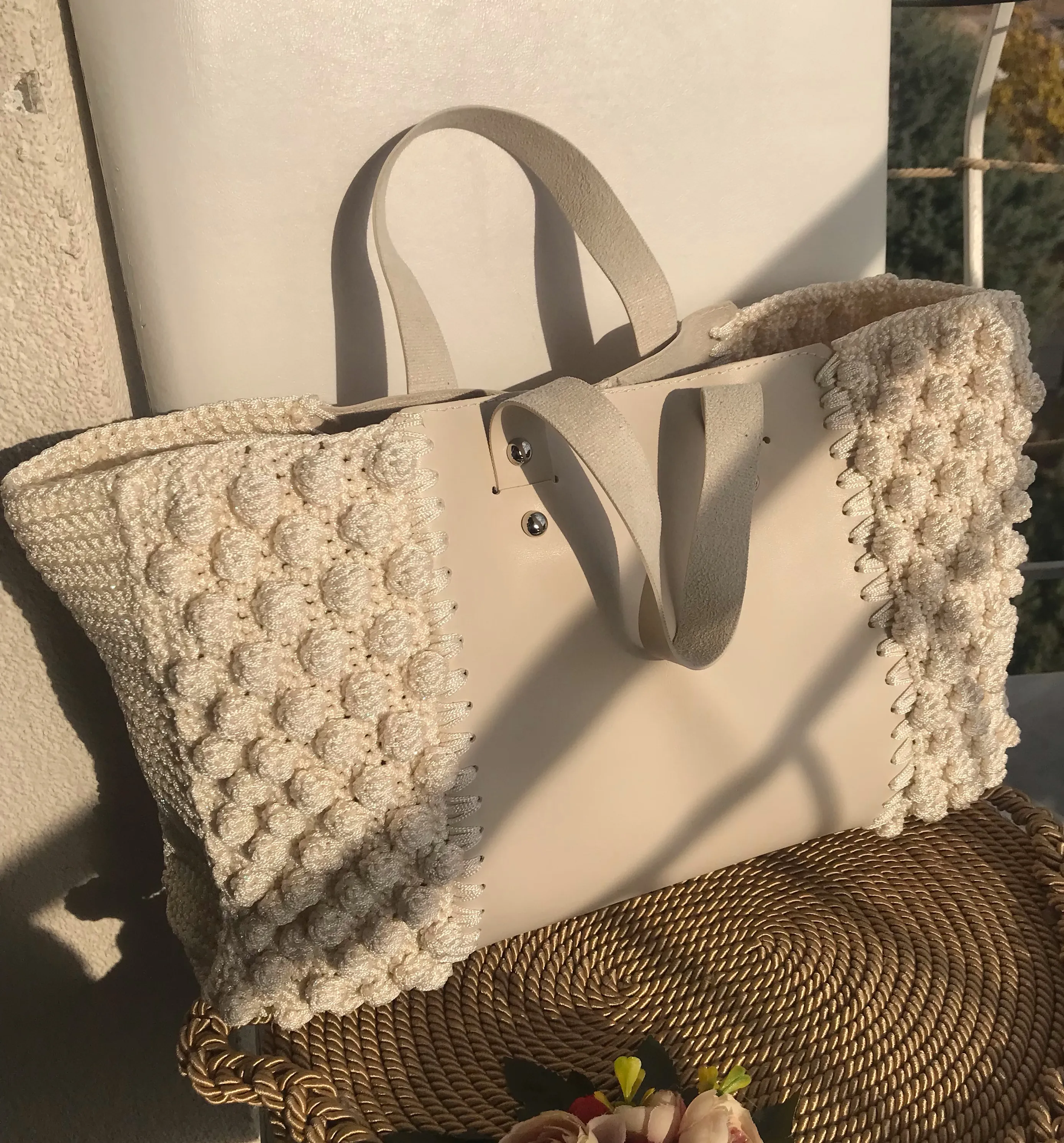 Krem Deri ve Örgü Detaylı Büyük Boy Omuz Çantası - El Yapımı