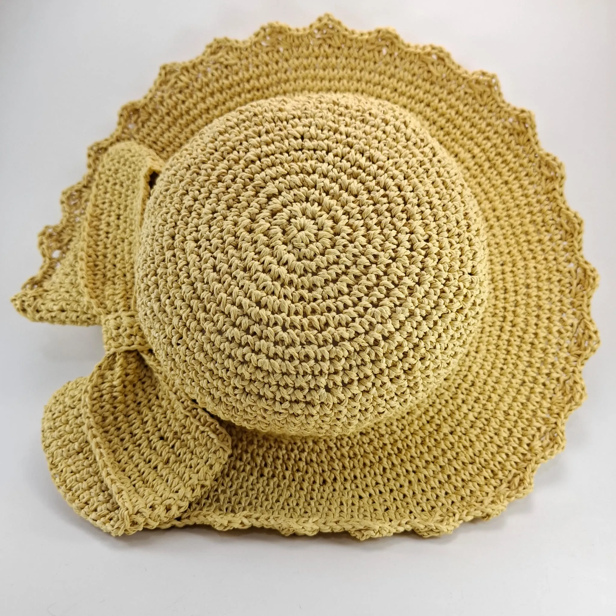 Hasır Görünümlü Kağıt İpten Fiyonklu Şık Kadın Şapka