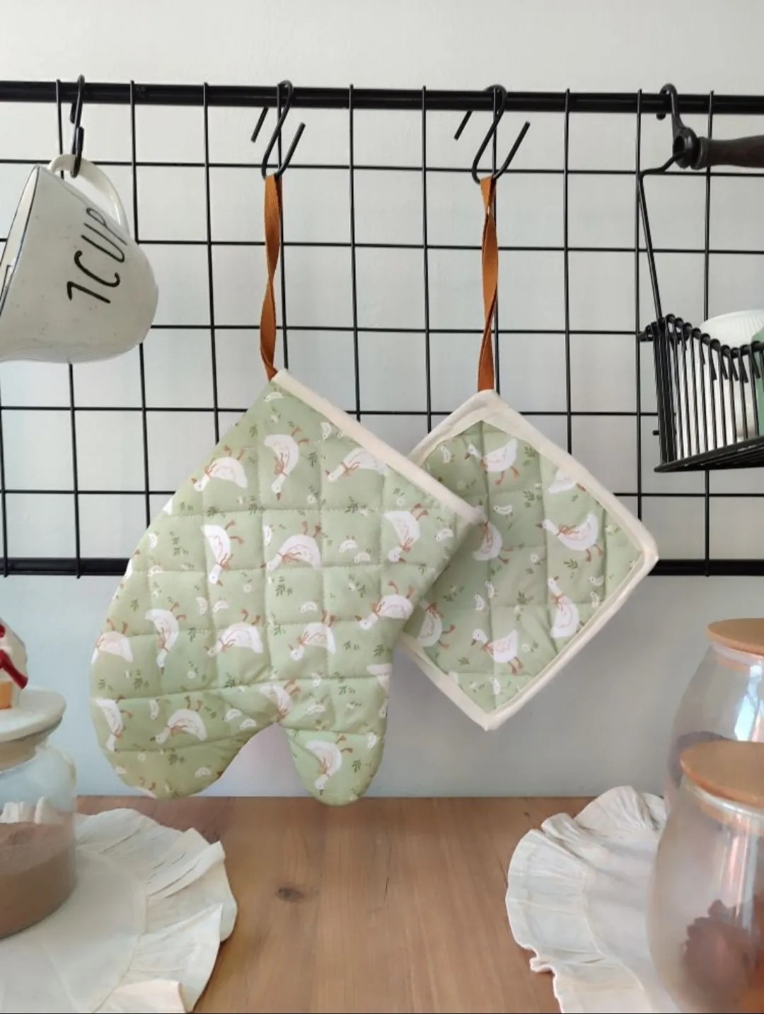 Yeşil Ördek Desenli Poplin Kumaş Fırın Eldiveni ve Tutacak Seti | Isı Geçirmez Mutfak Seti