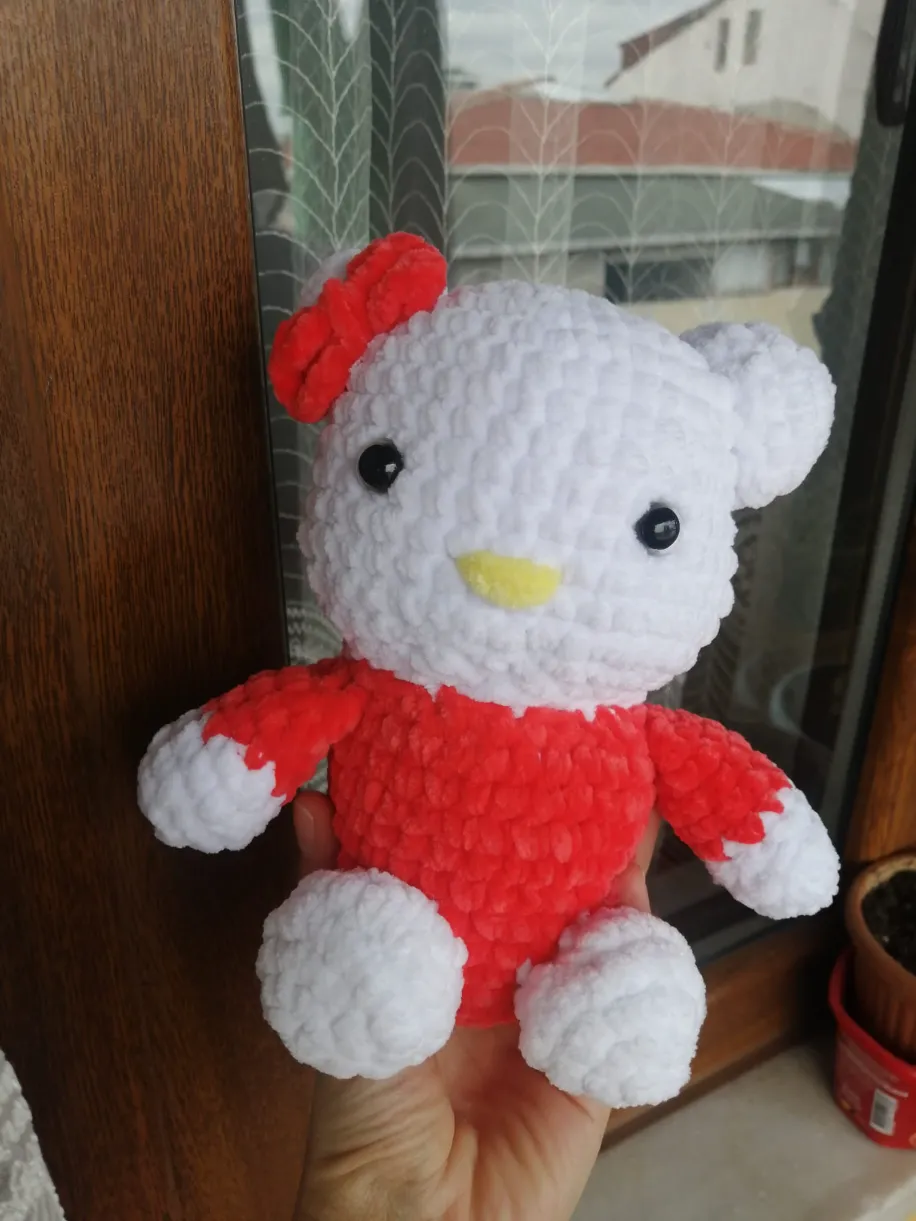 Hello Kitty Amigurumi Oyuncak - 15 cm El Örgüsü Bebek Hediyesi