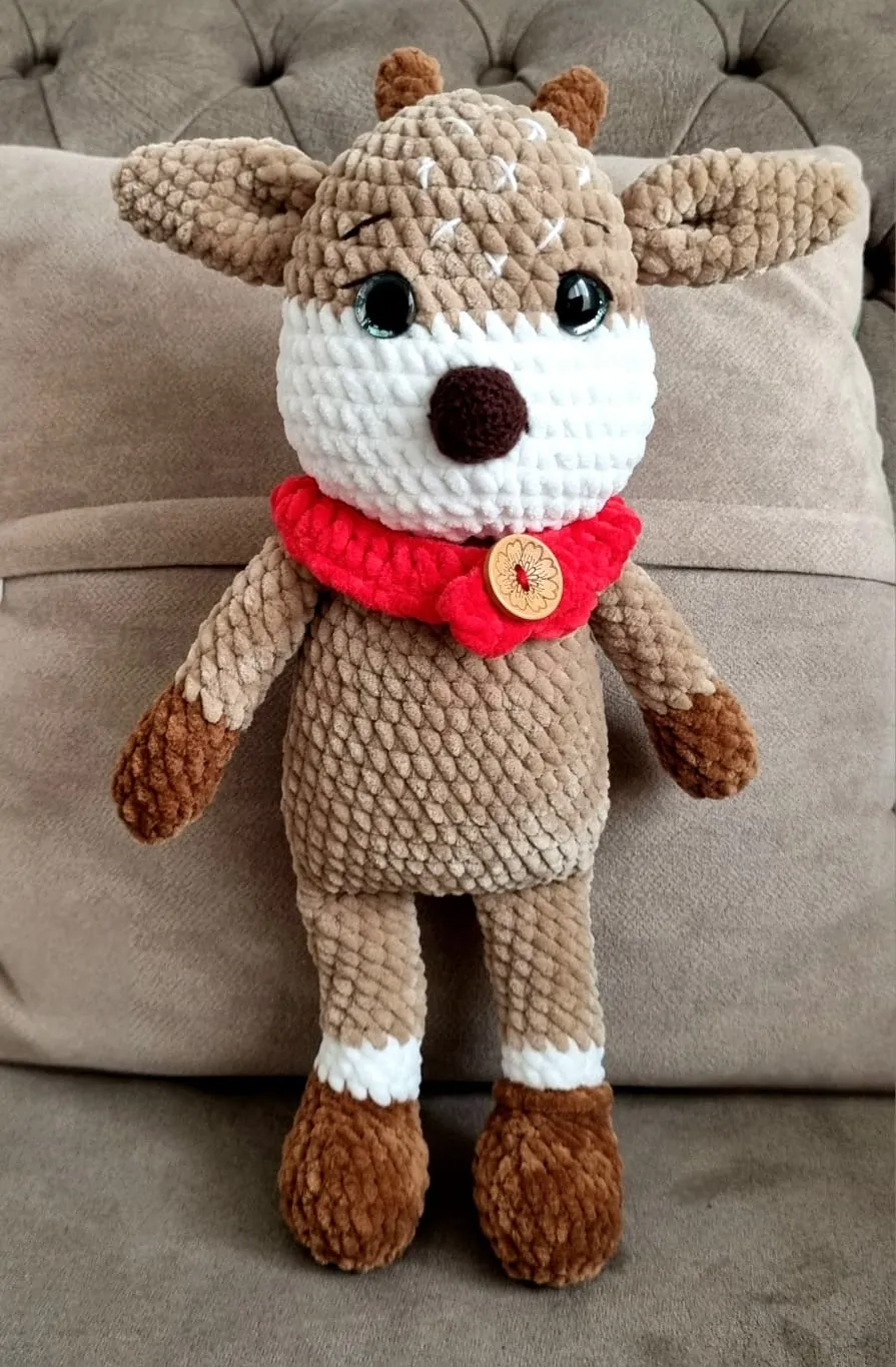 Kadife Amigurumi Geyik Oyuncak - El Yapımı, Kırmızı Atkılı