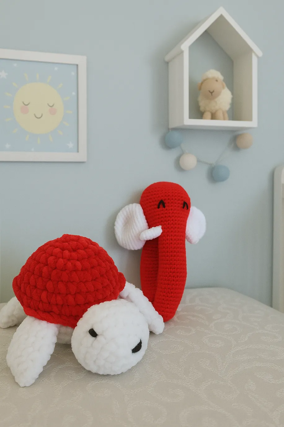 El Örgüsü Çıngıraklı Fil ve Kaplumbağa Seti – Yumuşak, 15 cm – Bebek Hediyesi (Kırmızı)